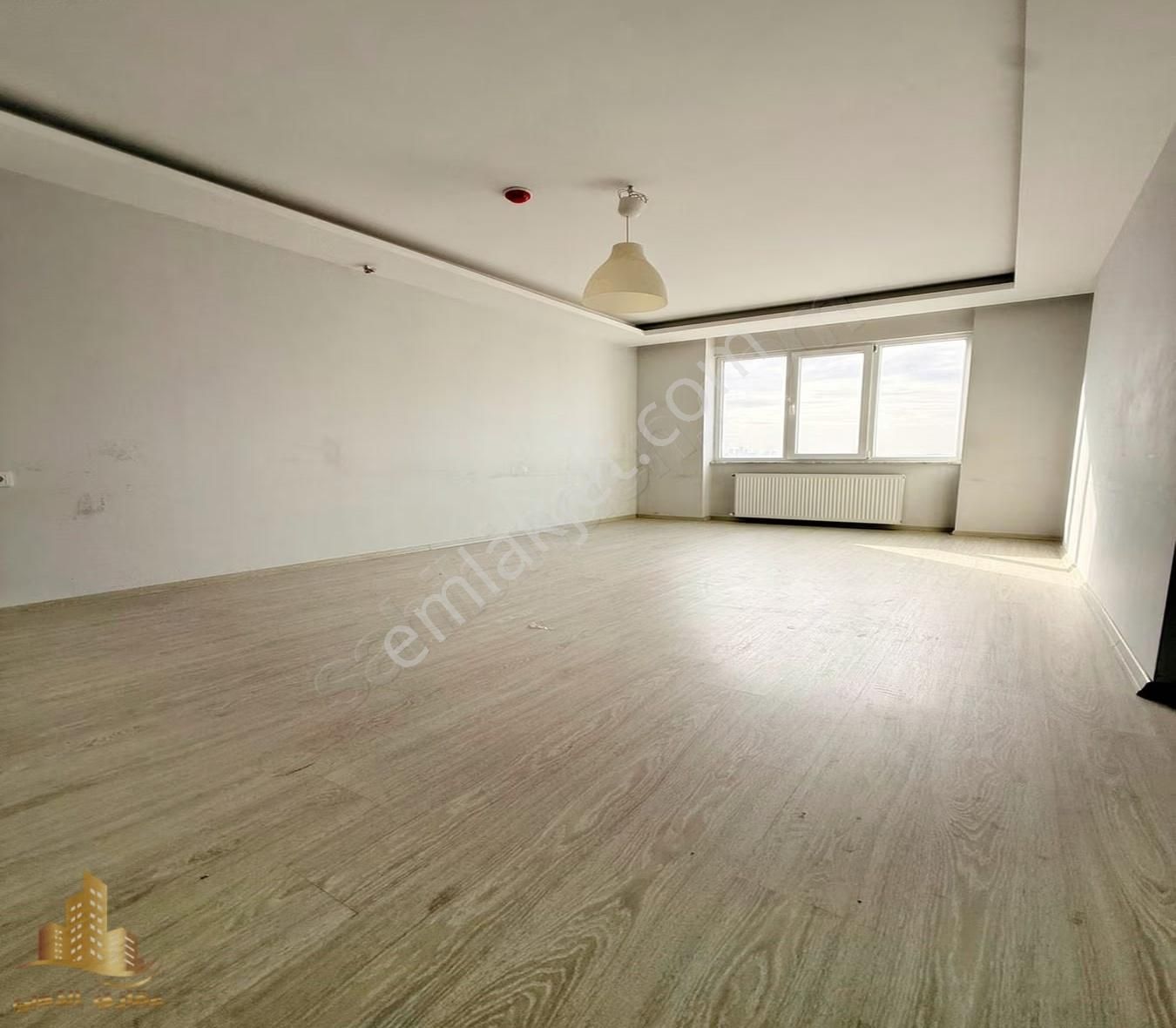 Bahçeşehir Lokasyonunda Butik Sitede Balkonlu Geniş 2+1 Daire - Görsel 3