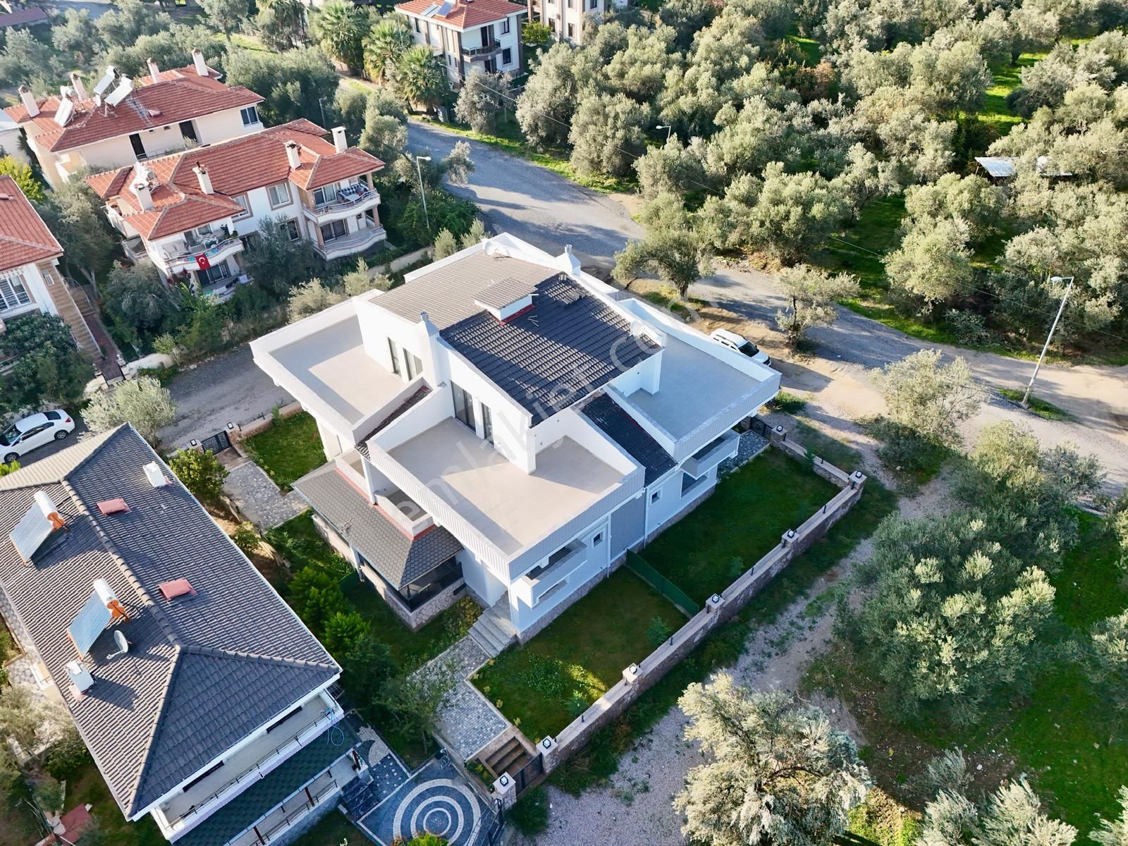 Akçay Aras Emlaktan Narlıda Denize 250 M. 3+1 Villa - Görsel 5