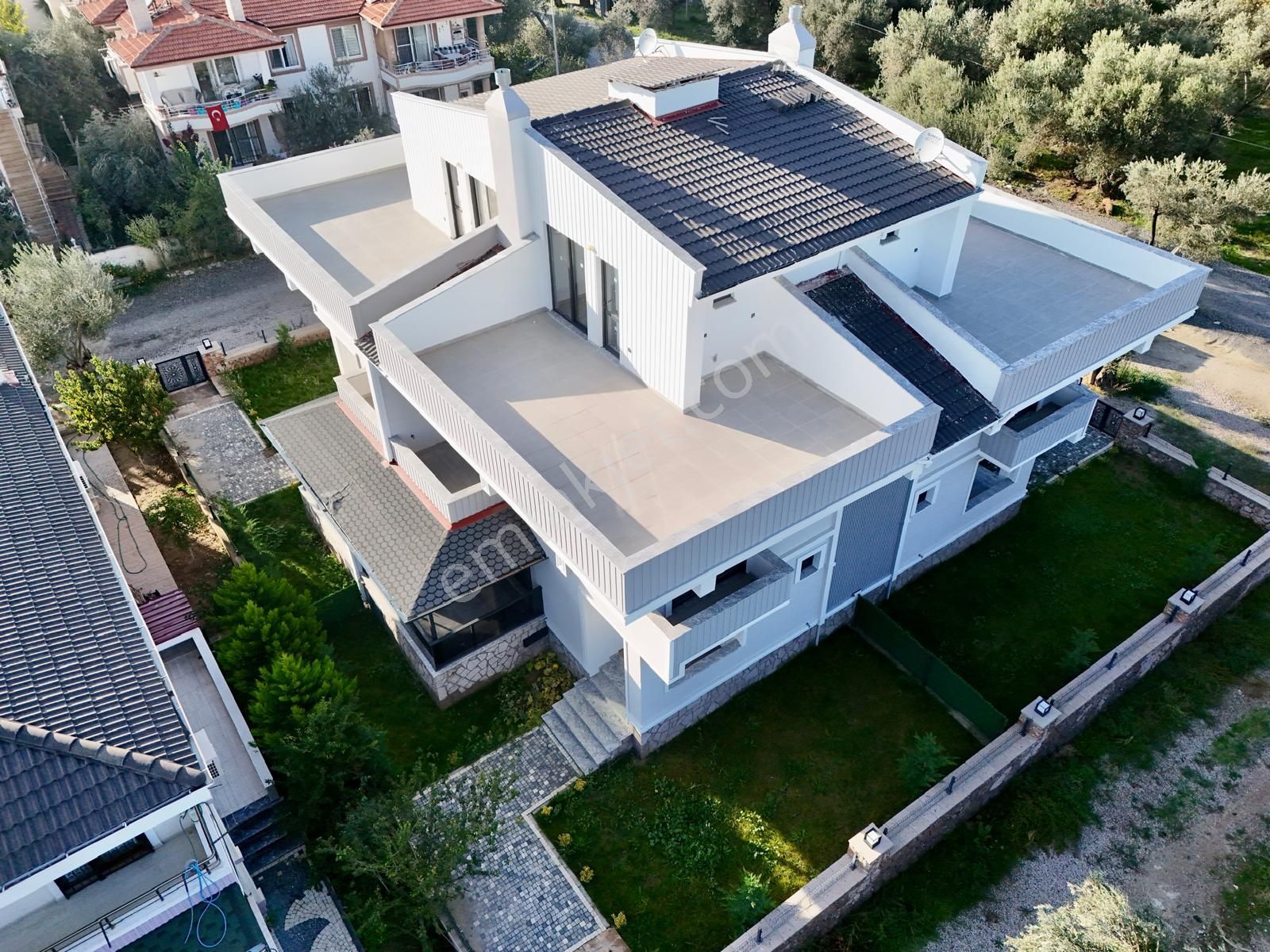 Akçay Aras Emlaktan Narlıda Denize 250 M. 3+1 Villa - Görsel 4
