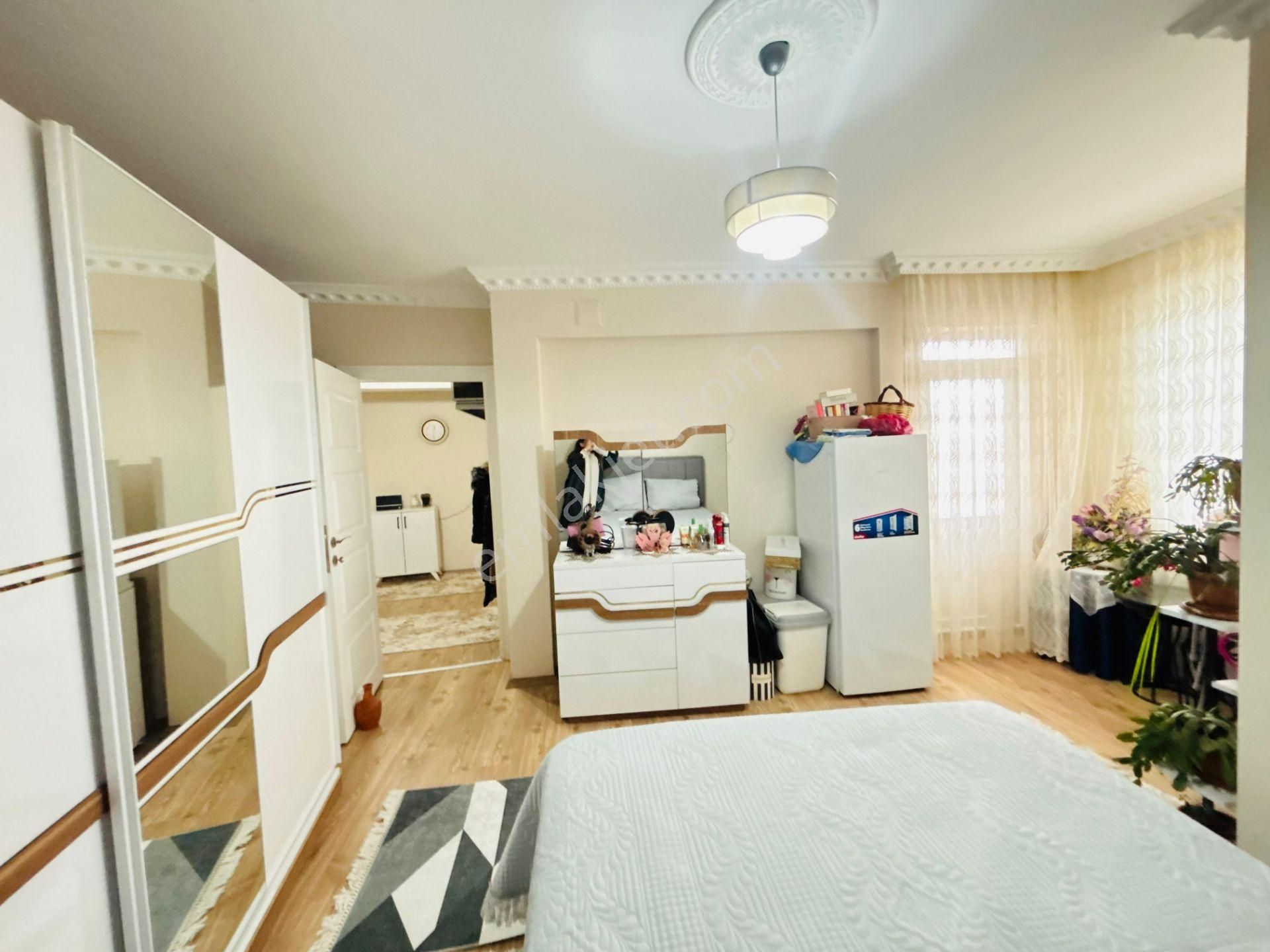 Güven'den Merkezi Konumda Ara Kat Ön Cephe Fırsat 2+1 Daire - Görsel 14