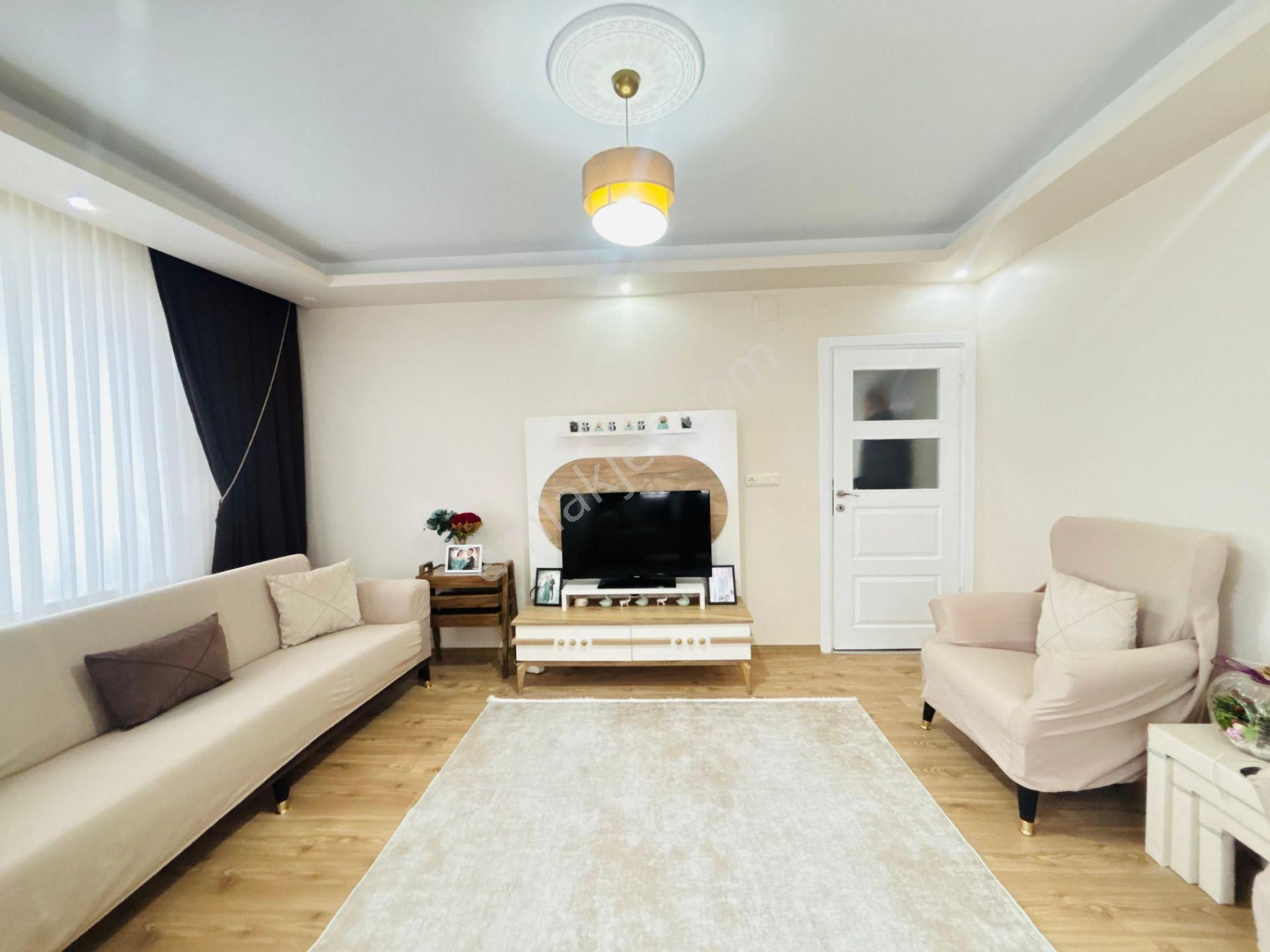 Güven'den Merkezi Konumda Ara Kat Ön Cephe Fırsat 2+1 Daire - Görsel 3