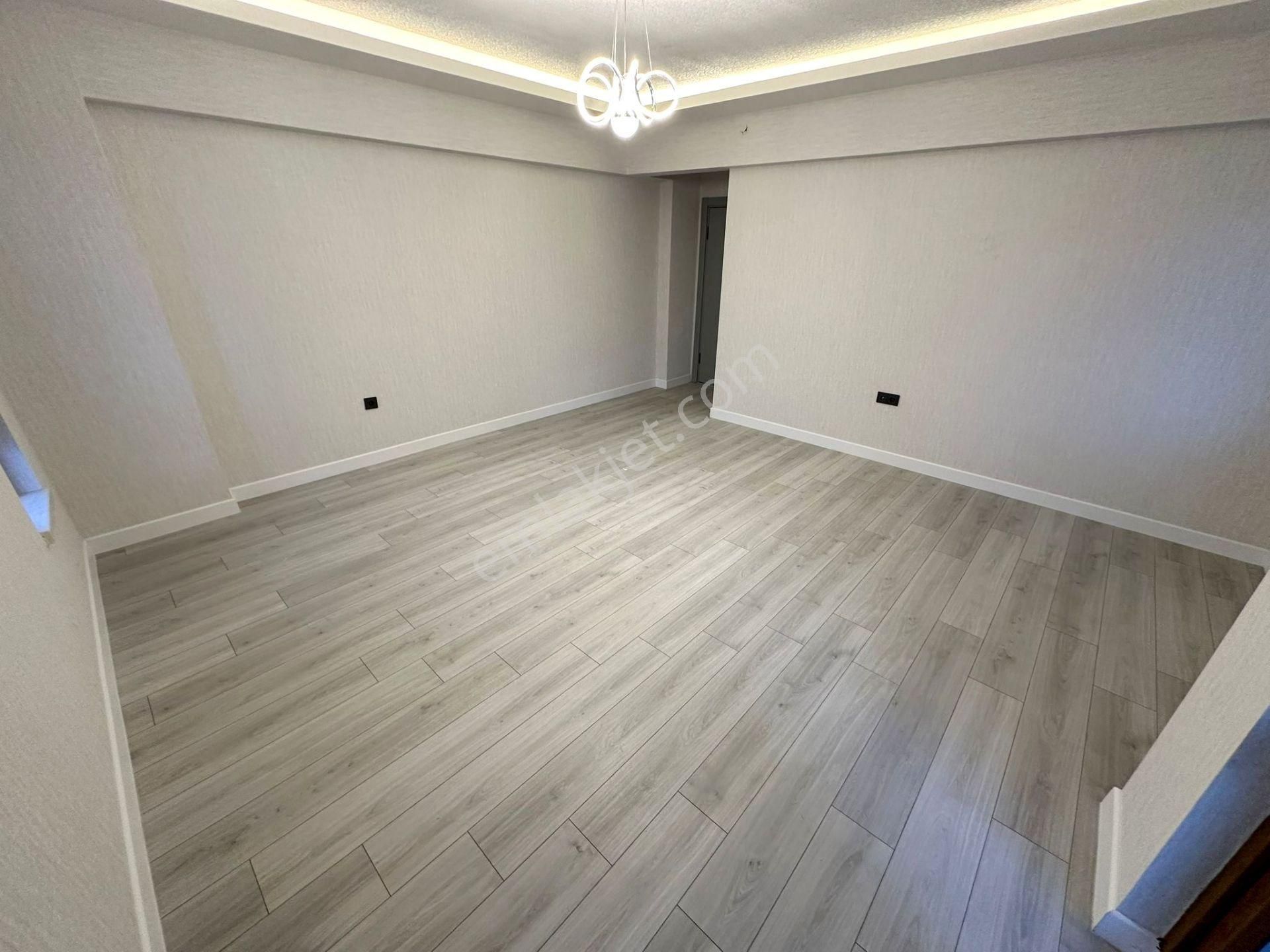 Uzman Emlak'dan Kıvrımlı Sokak'da Ultralüx Yapılı Bağımsız Yüksek Giriş 2+1 Daire - Görsel 10