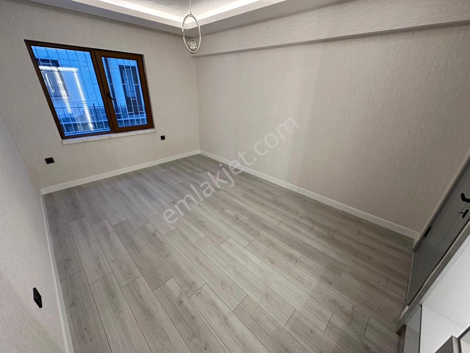 Uzman Emlak'dan Kıvrımlı Sokak'da Ultralüx Yapılı Bağımsız Yüksek Giriş 2+1 Daire - Görsel 11