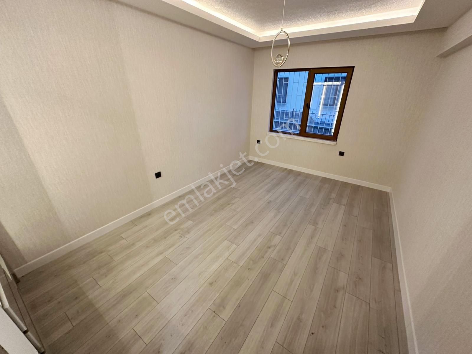 Uzman Emlak'dan Kıvrımlı Sokak'da Ultralüx Yapılı Bağımsız Yüksek Giriş 2+1 Daire - Görsel 2