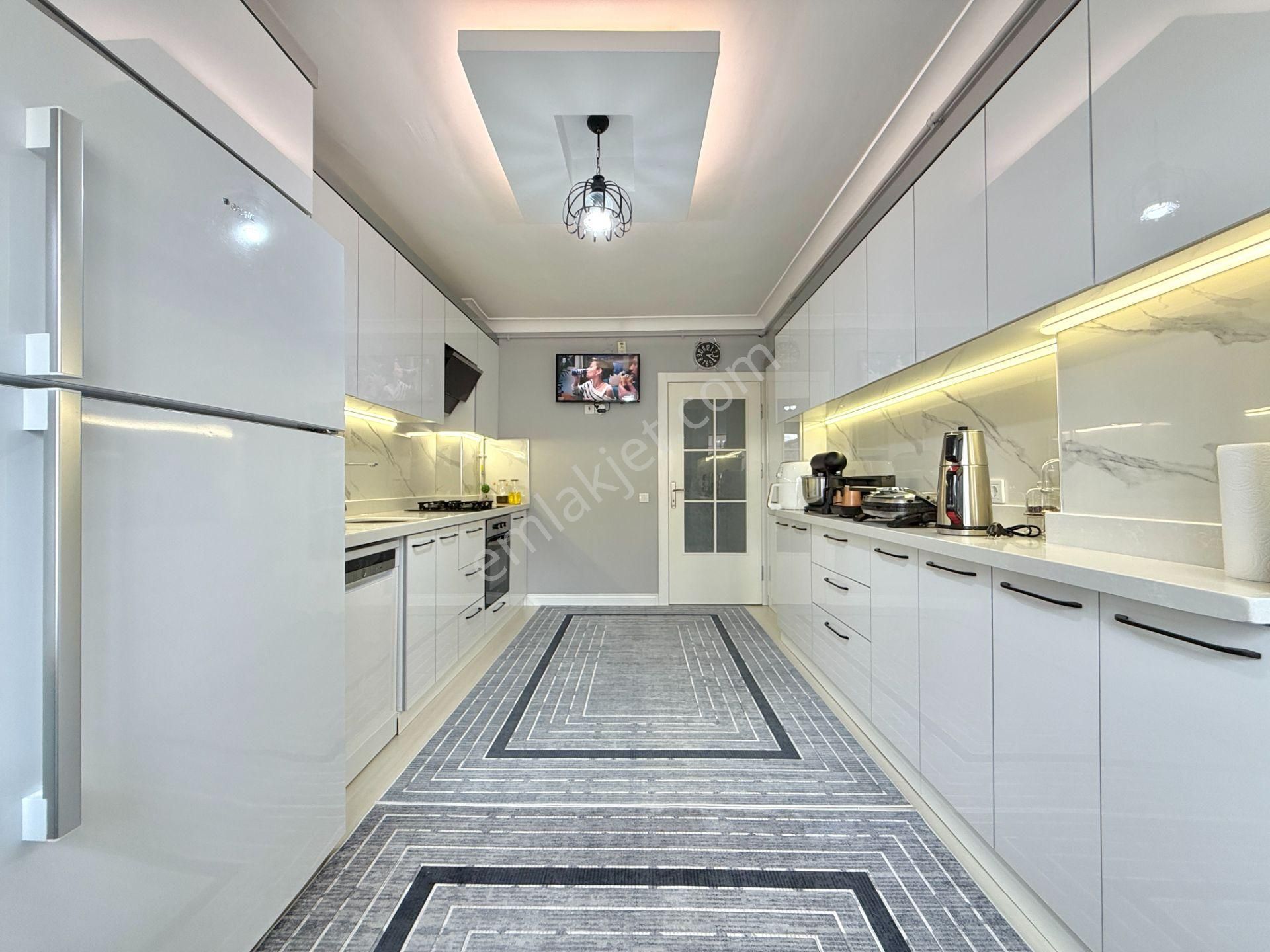 Ufuk Kılıç Emlak'tan Asansörlü Yeni Bina, 2.kat Güney Full Yapılı 160m² 4+1 - Görsel 3