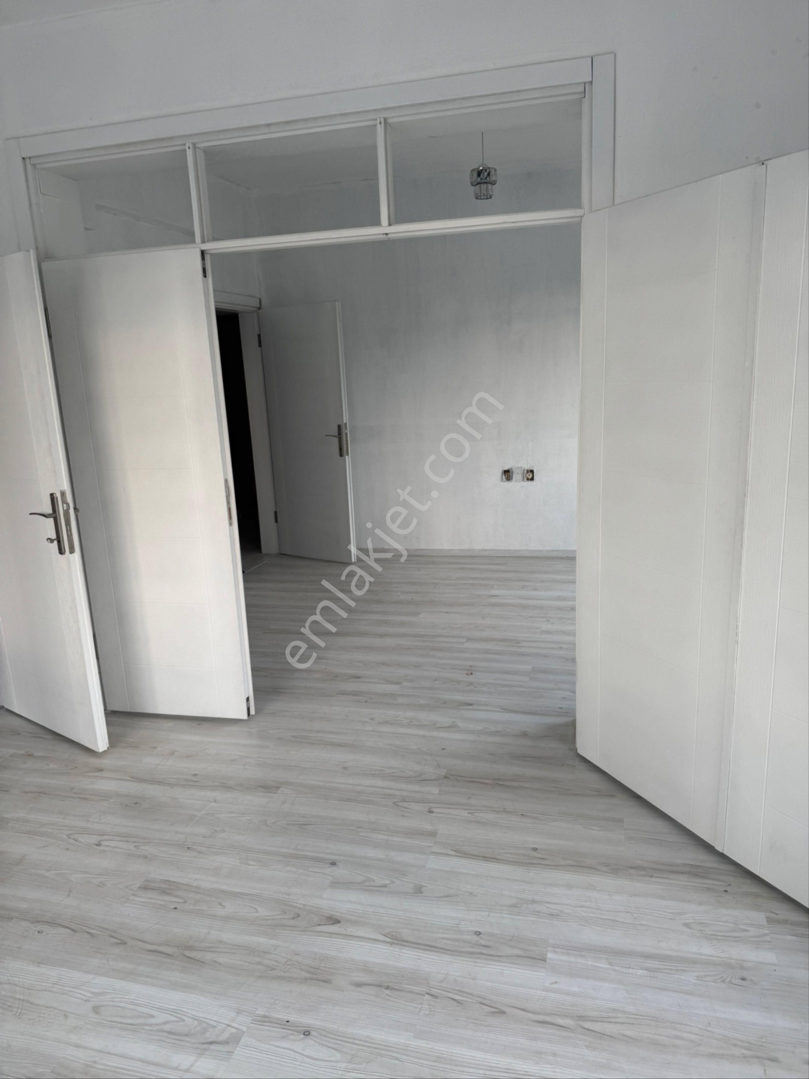 Mustafakemalpaşa Lalaşahin Mahallesi Ara Kat Köşe Masrafsız 2+1 90m2 Daire - Görsel 3