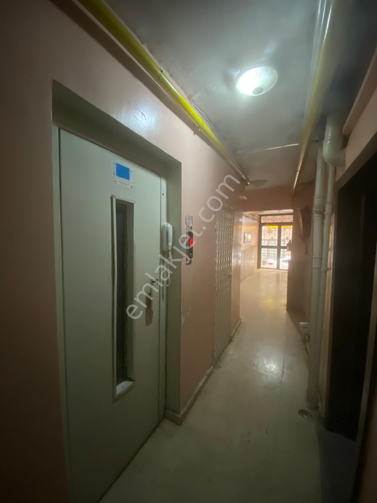 Kurtuluş' Ta Cumhuriyet Bulvarı Üzerinde Kiralık 3+1 Daire - Görsel 4