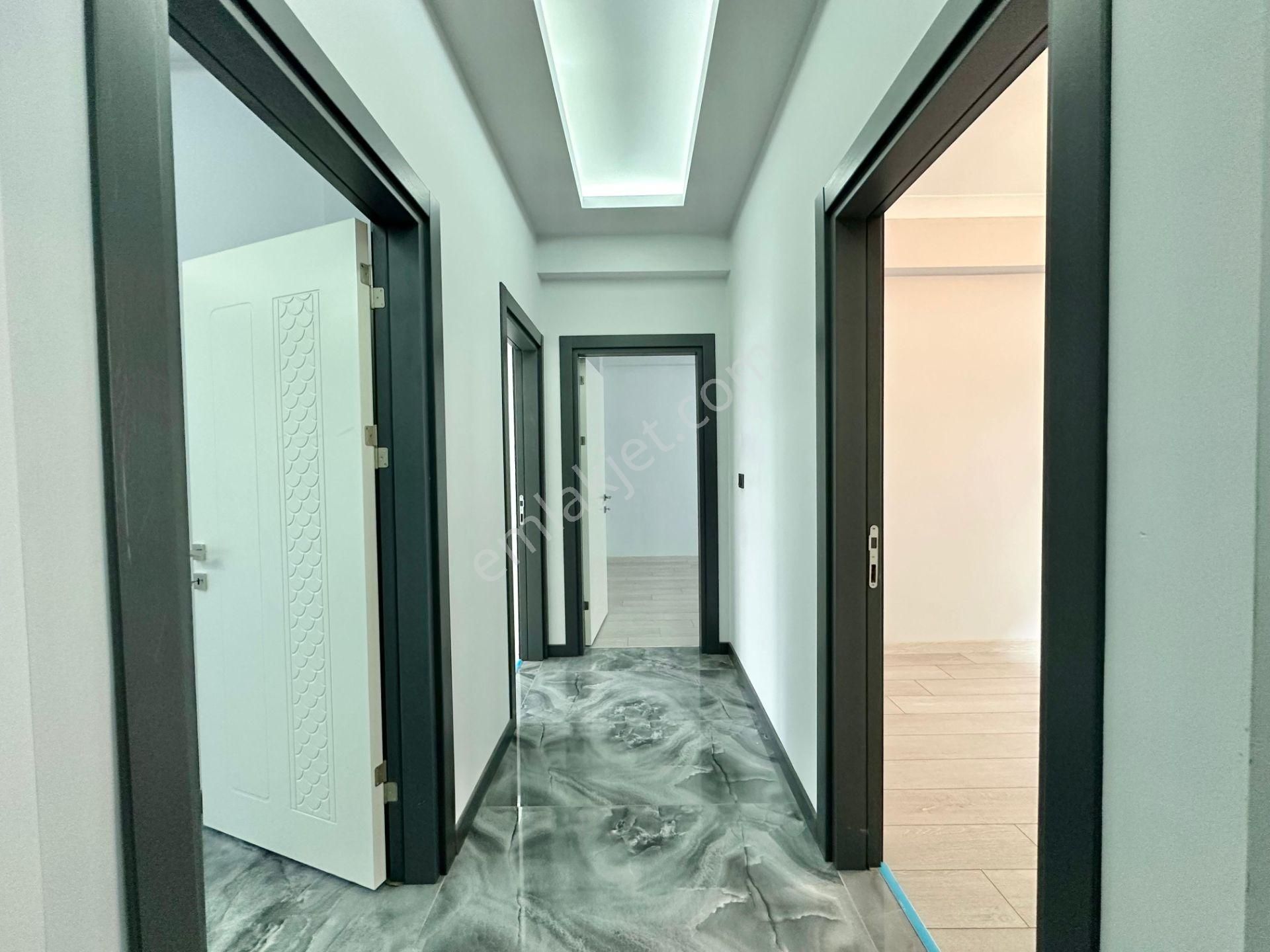 ꧁ay Emlaktan꧂akçay Merkezde Kombili Ön Cephe Ayrı Mutfaklı Satılık 2+1 Lüks Daire - Görsel 18