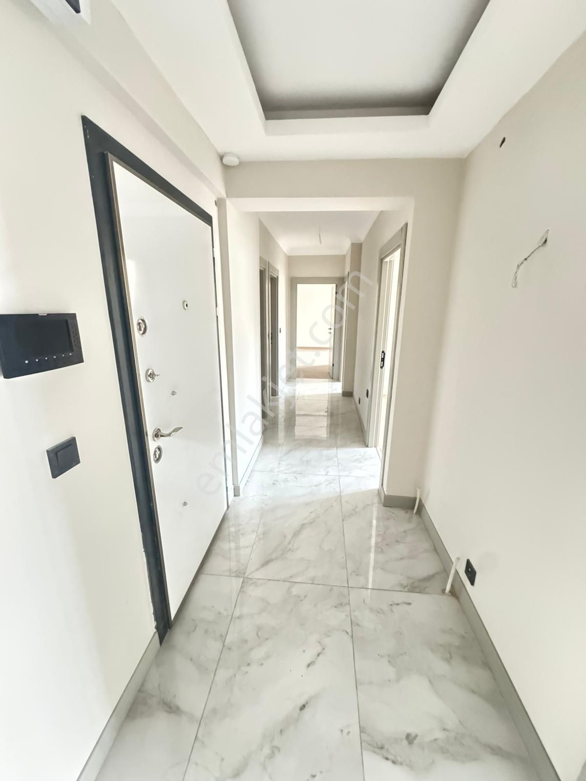 Lider Emlak'tan Cadde Üzeri **sıfır** 3+1 Satılık Daire - Görsel 2