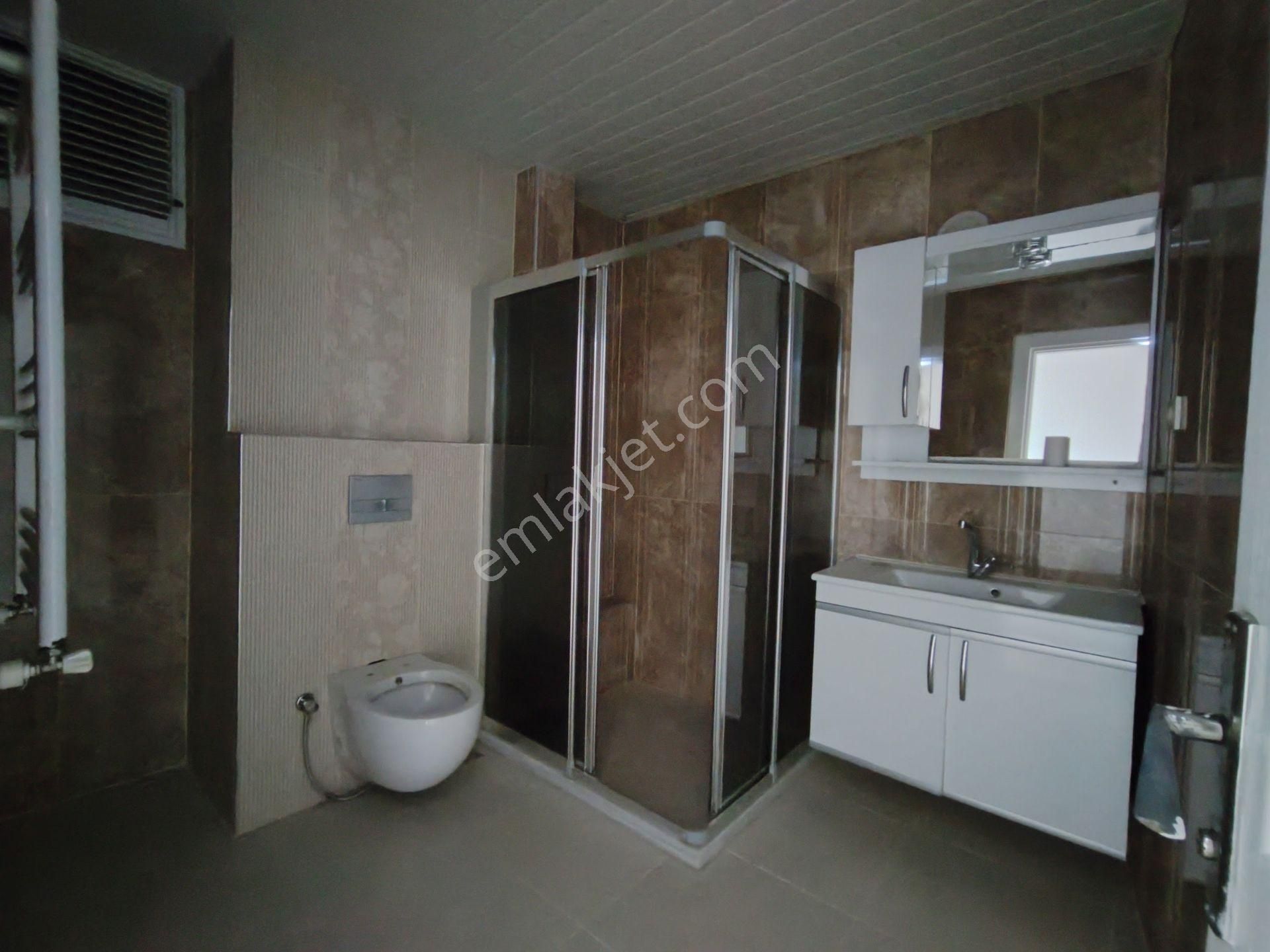 Cadde Üzeri Merkezi Konuma Sahip Geniş 3+1 Site İçi Daire - Görsel 8