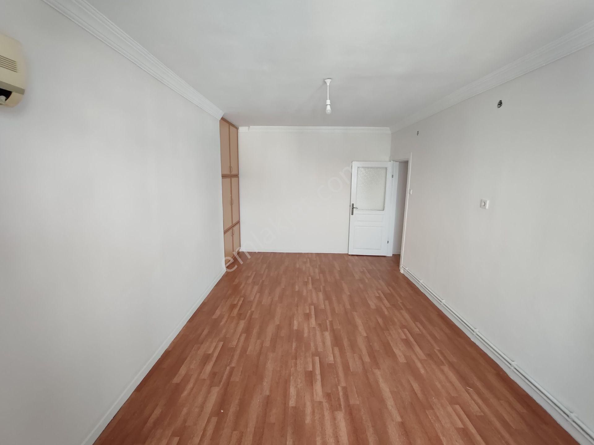 Cadde Üzeri Merkezi Konuma Sahip Geniş 3+1 Site İçi Daire - Görsel 23