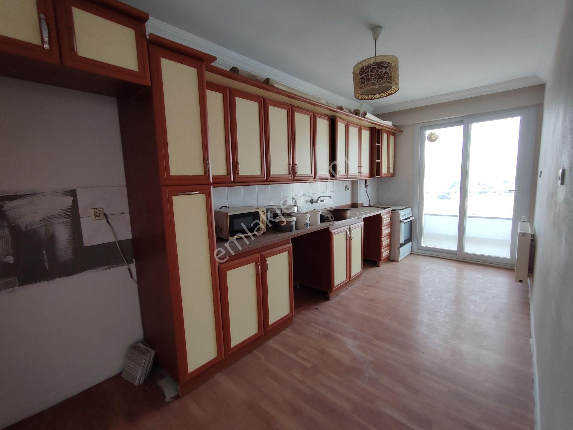 Cadde Üzeri Merkezi Konuma Sahip Geniş 3+1 Site İçi Daire - Görsel 11