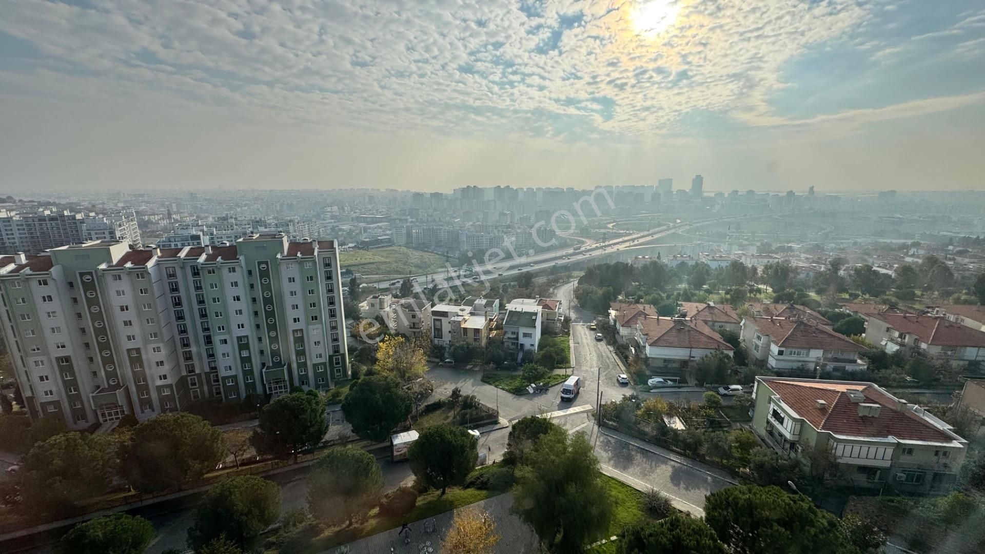 "oyak Yamaçevler'de 9. Katta, Kesintisiz Deniz Manzaralı, Güvenli Ve Geniş 3+1"