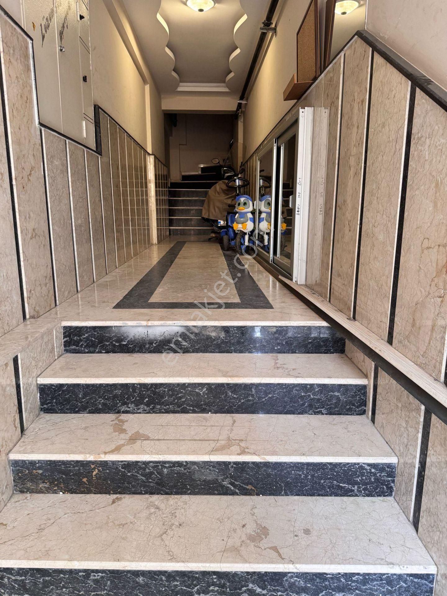 Buca Fırat Mah Plan Projeli 8 Yıllık Kiracılı Son Daire (2+1 ) - Görsel 3