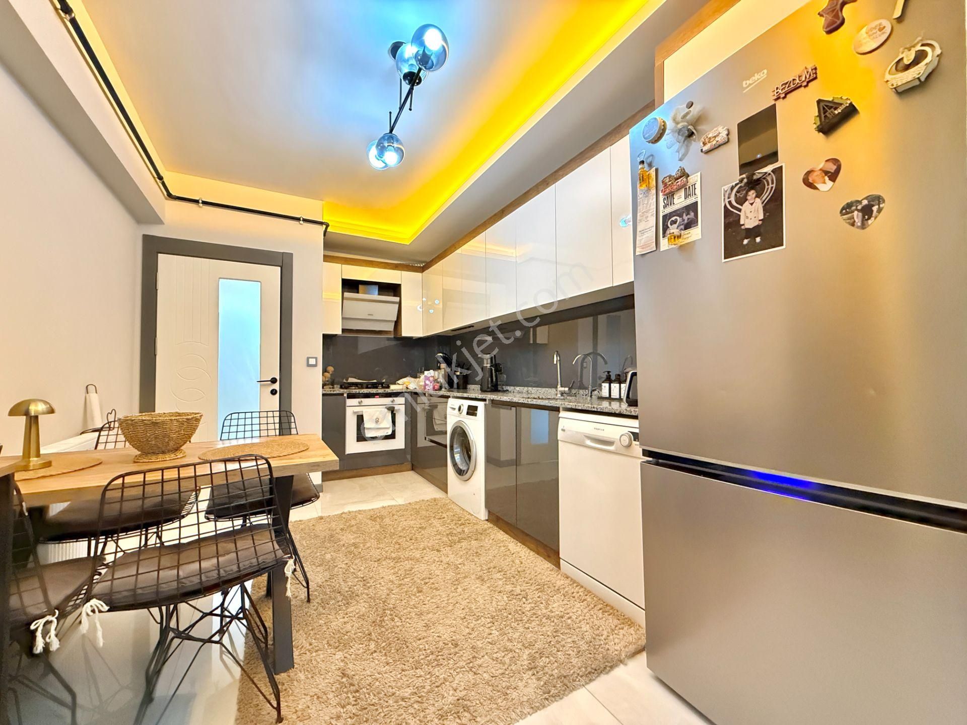 Ufuk Kılıç Emlak'tan Asansörlü Yeni Binada, 3.kat Güney K.garajlı 130m² 3+1