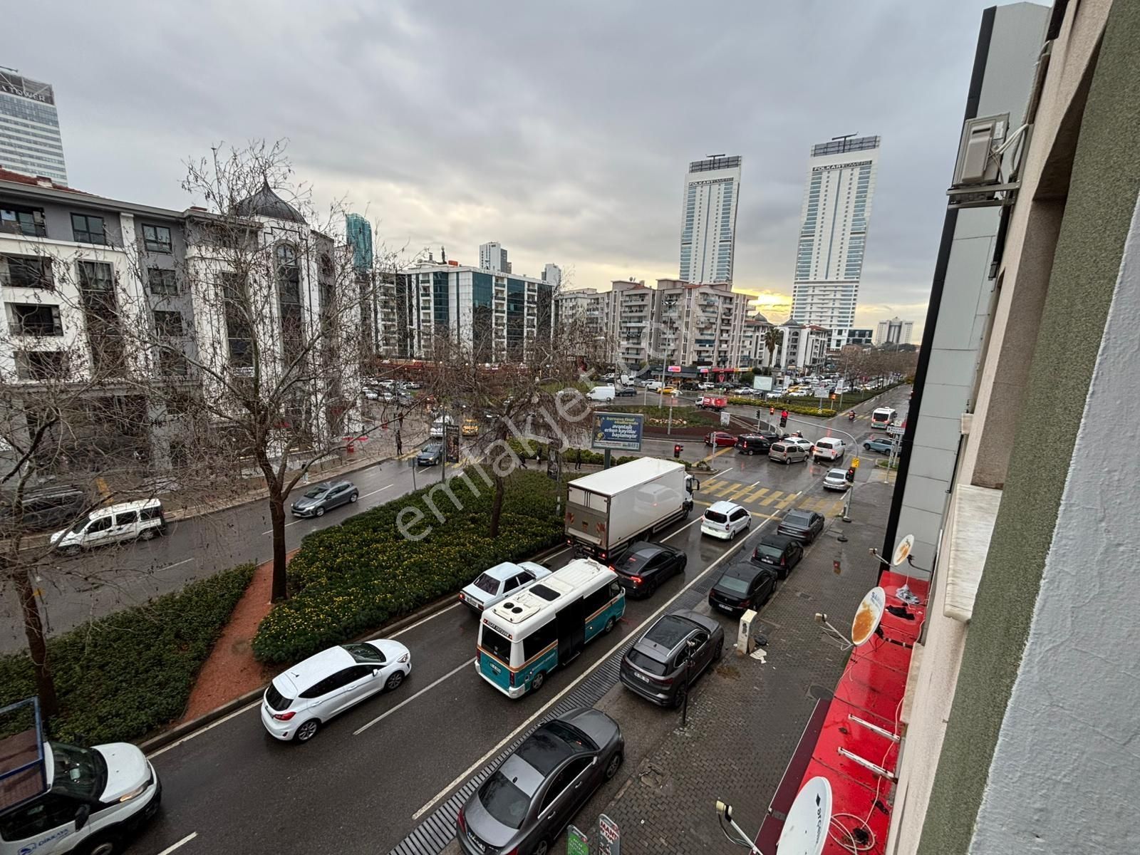 Bayraklı Manavkuyu Mah. Cadde Üzeri 2+1 Satılık Ara Kat Daire - Görsel 29