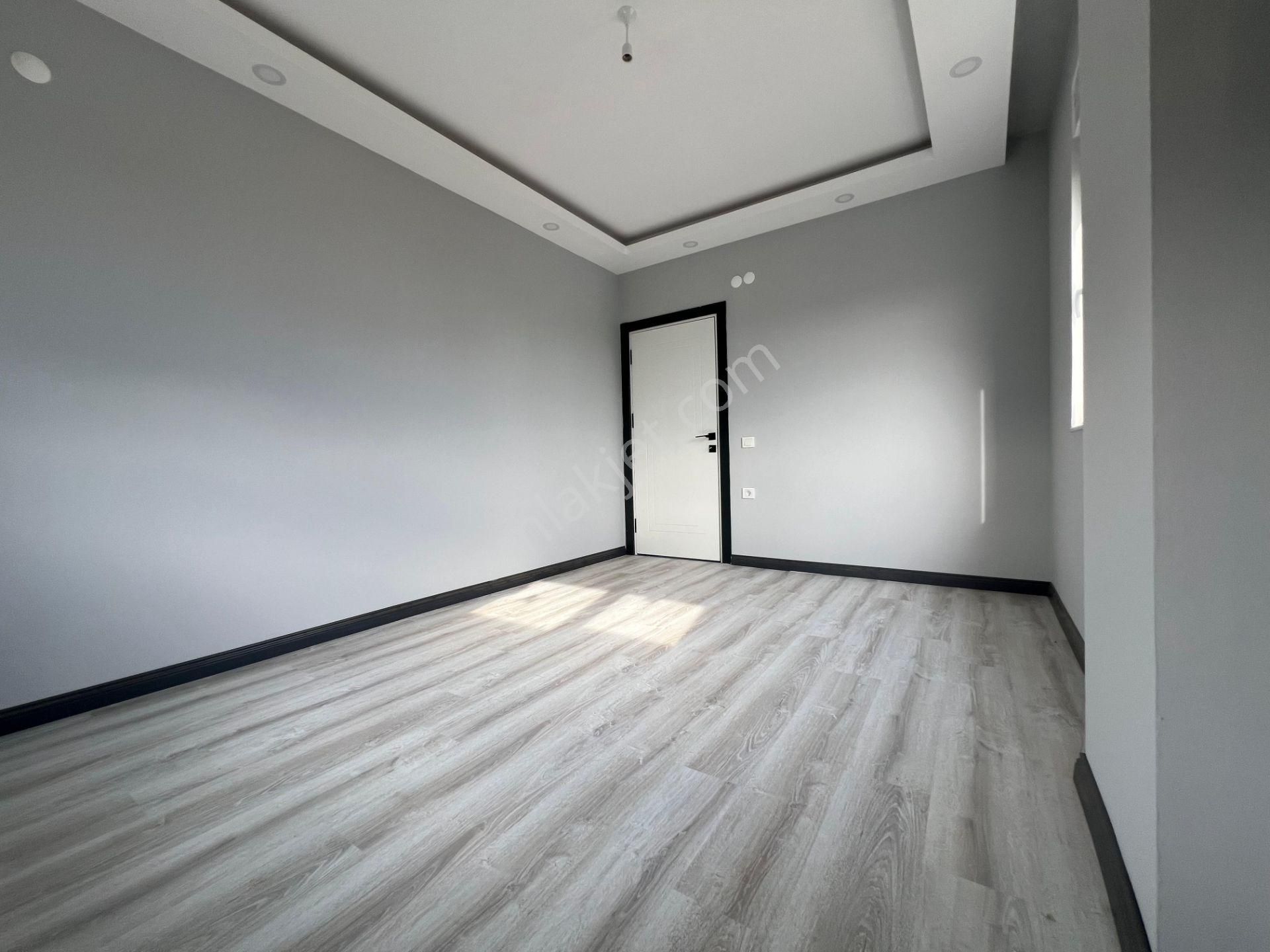 Cadde Üzerinde Ulaşım Dibinde Arakat Satılık 3+1 Daire - Görsel 11