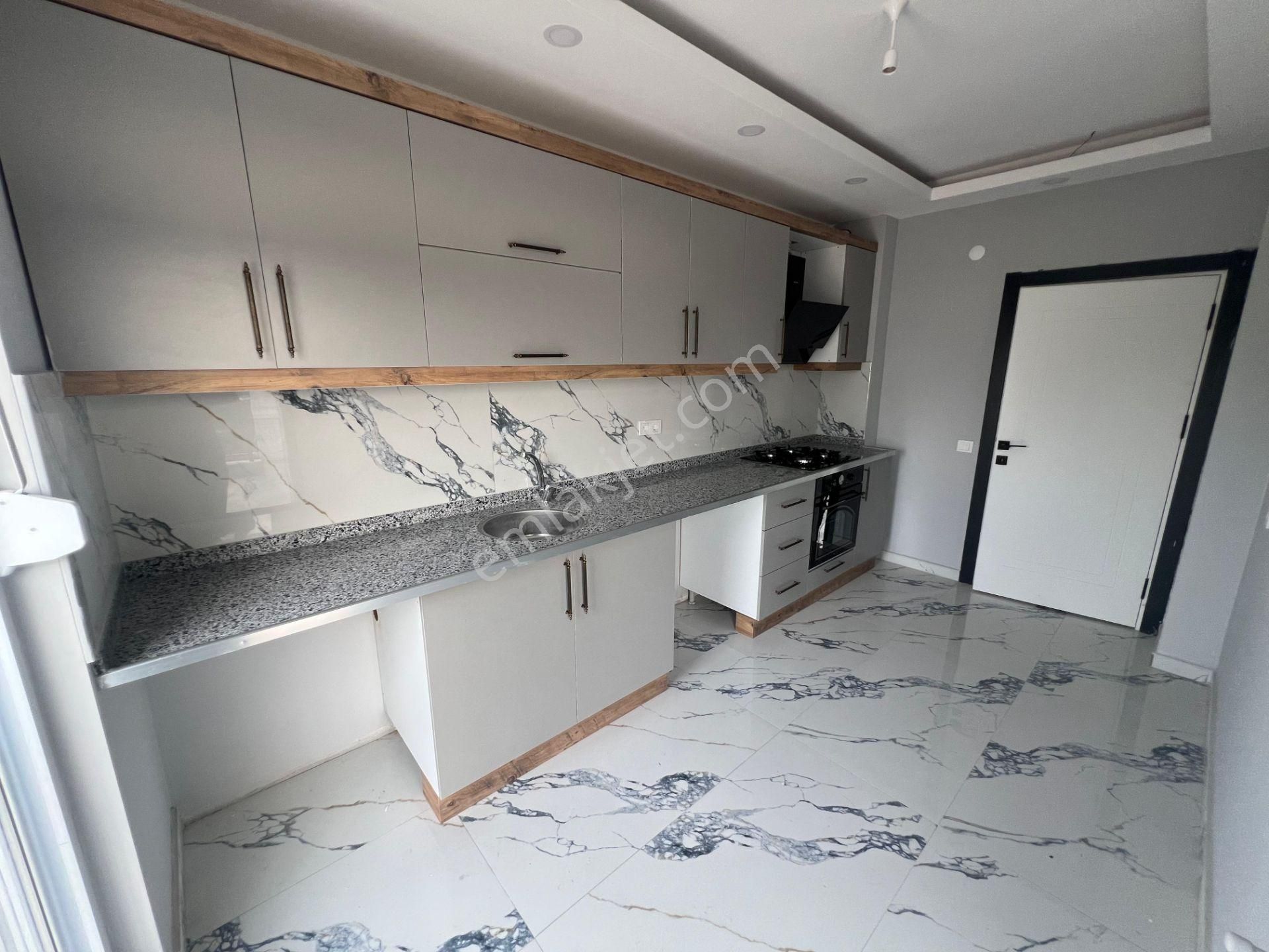 Cadde Üzerinde Ulaşım Dibinde Arakat Satılık 3+1 Daire - Görsel 4