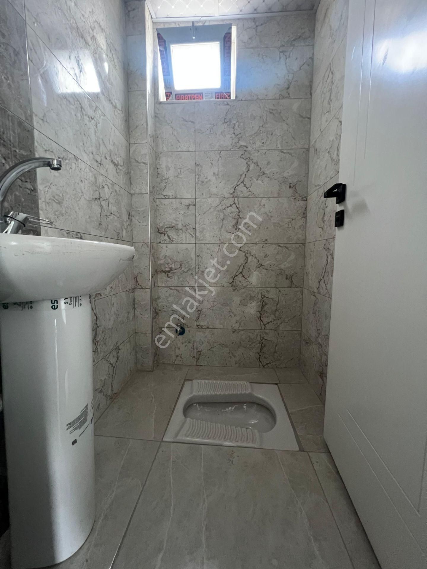 Cadde Üzerinde Ulaşım Dibinde Arakat Satılık 3+1 Daire - Görsel 18