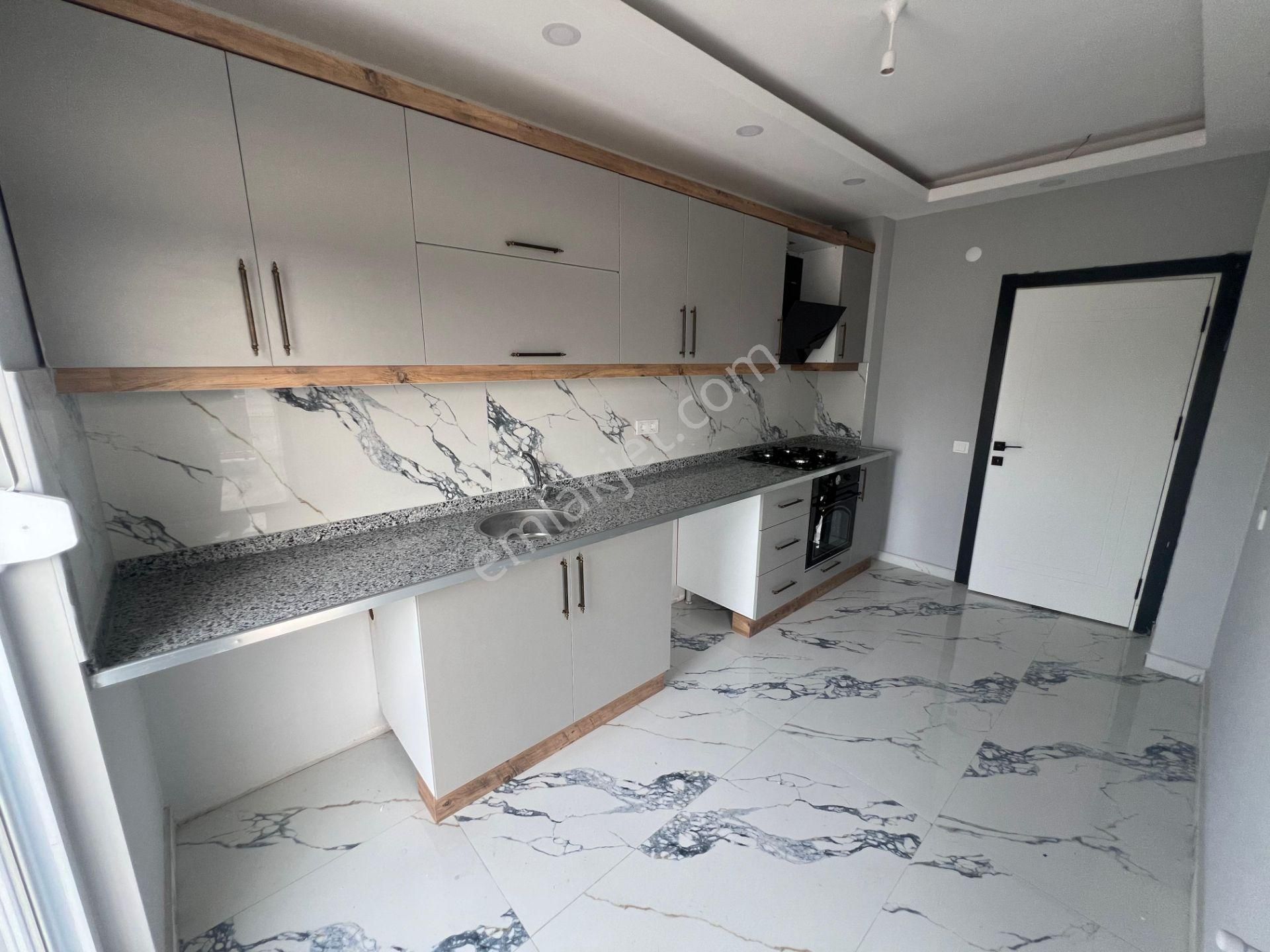 Cadde Üzerinde Ulaşım Dibinde Arakat Satılık 3+1 Daire - Görsel 3