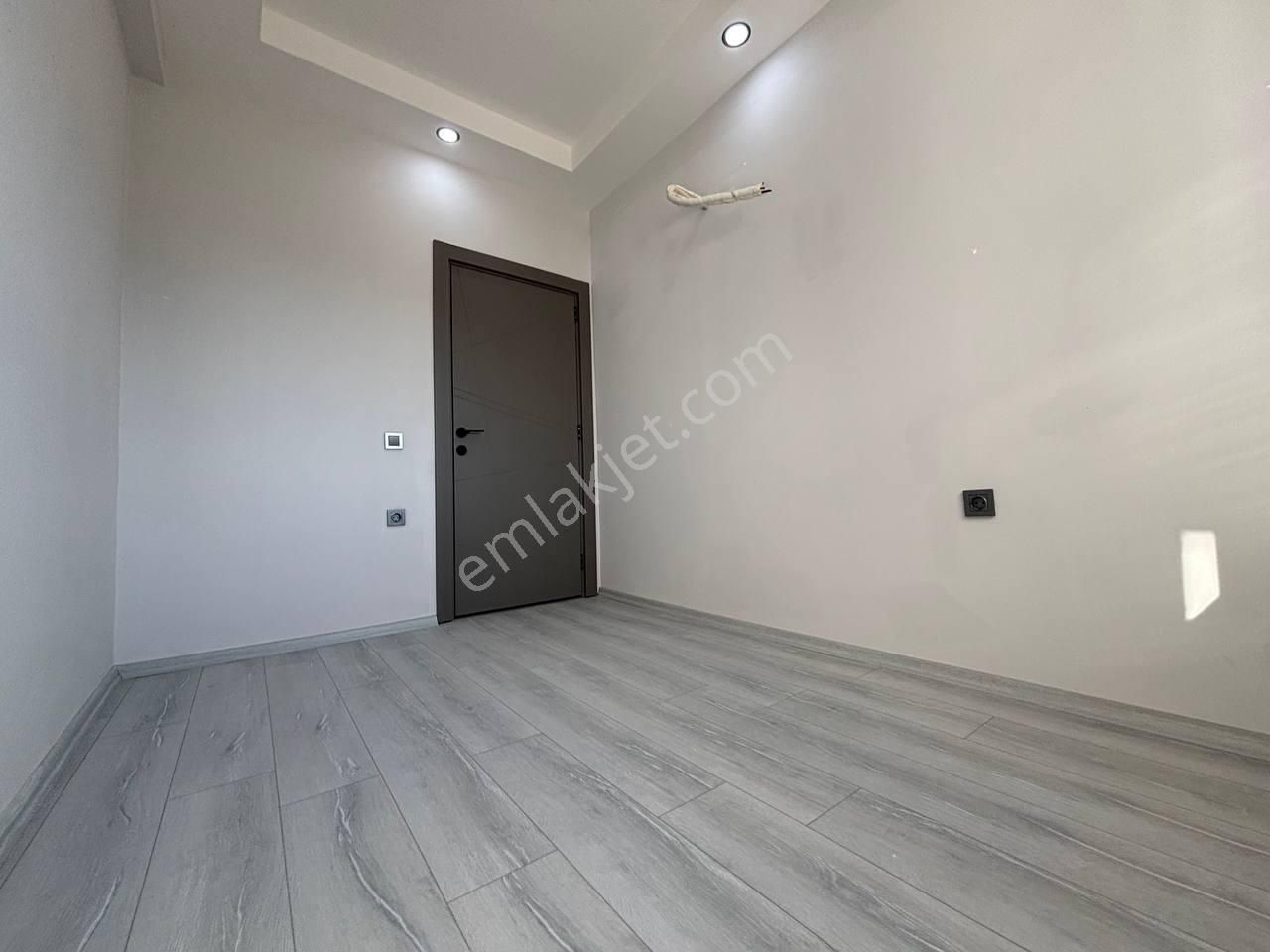 Ulaşıma Yakın Yüzme Havuzlu Asansörlü Katta Satılık 2+1 Daire - Görsel 13