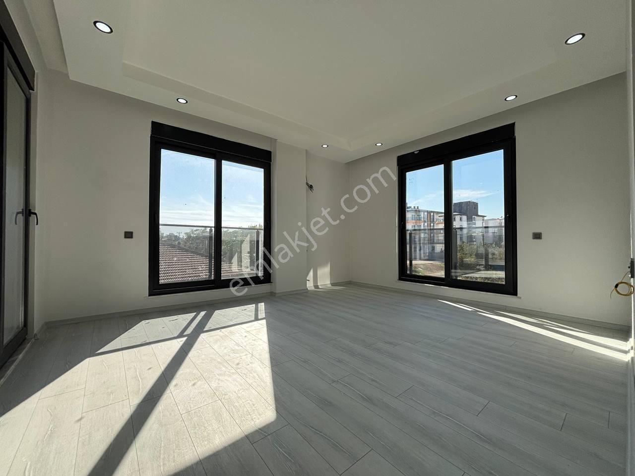 Ulaşıma Yakın Yüzme Havuzlu Asansörlü Katta Satılık 2+1 Daire - Görsel 9