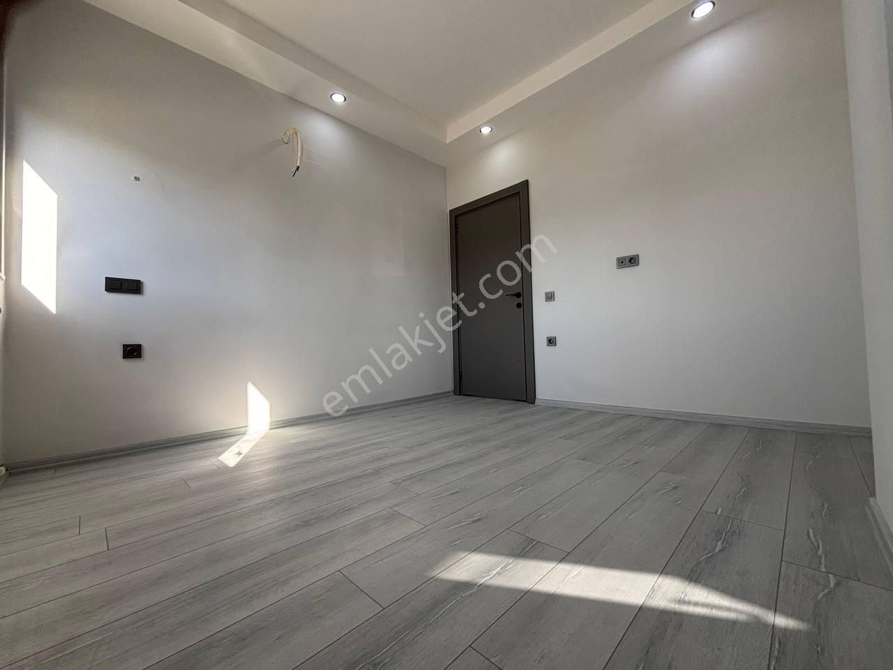 Ulaşıma Yakın Yüzme Havuzlu Asansörlü Katta Satılık 2+1 Daire - Görsel 11