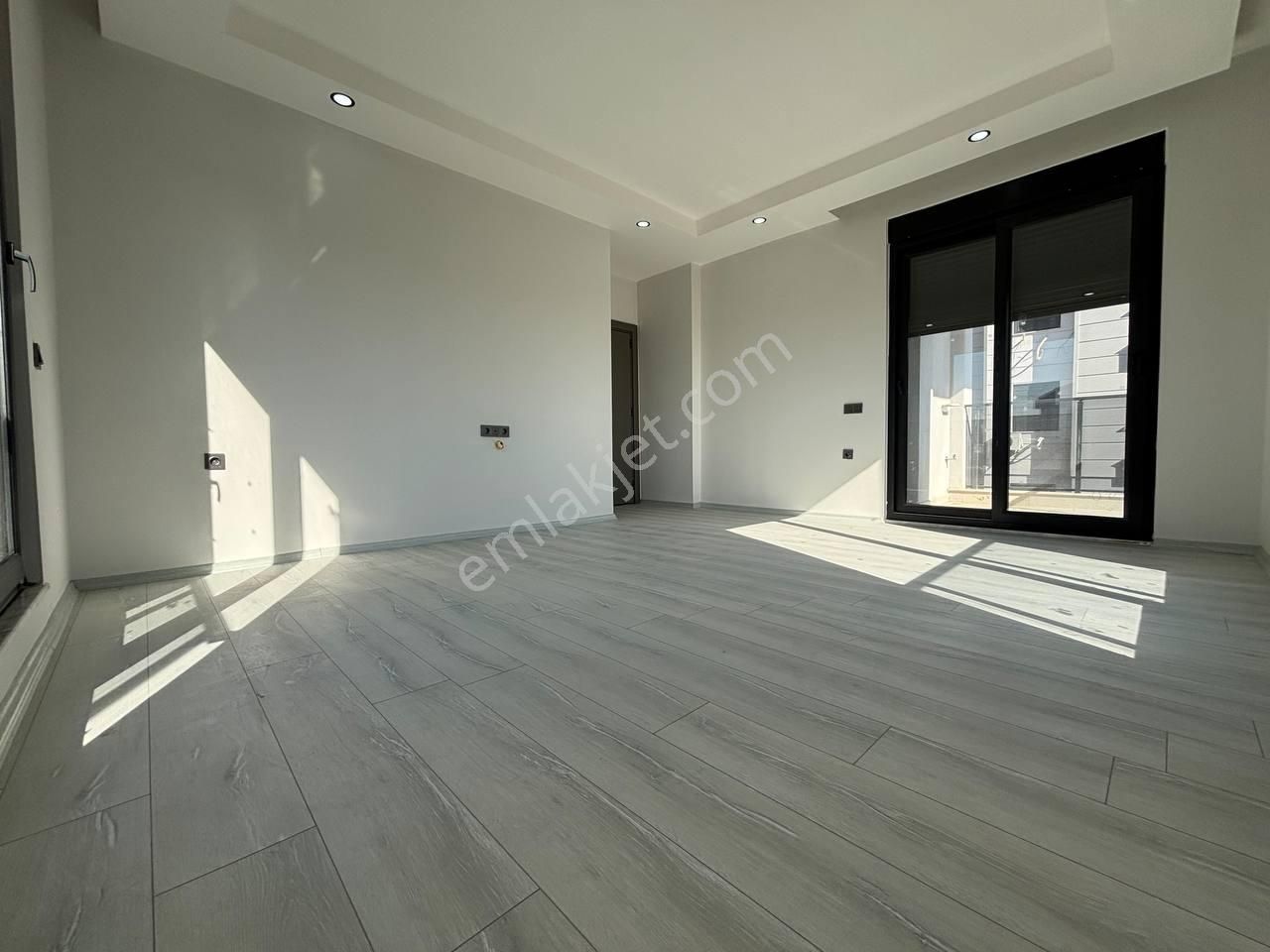 Ulaşıma Yakın Yüzme Havuzlu Asansörlü Katta Satılık 2+1 Daire - Görsel 7