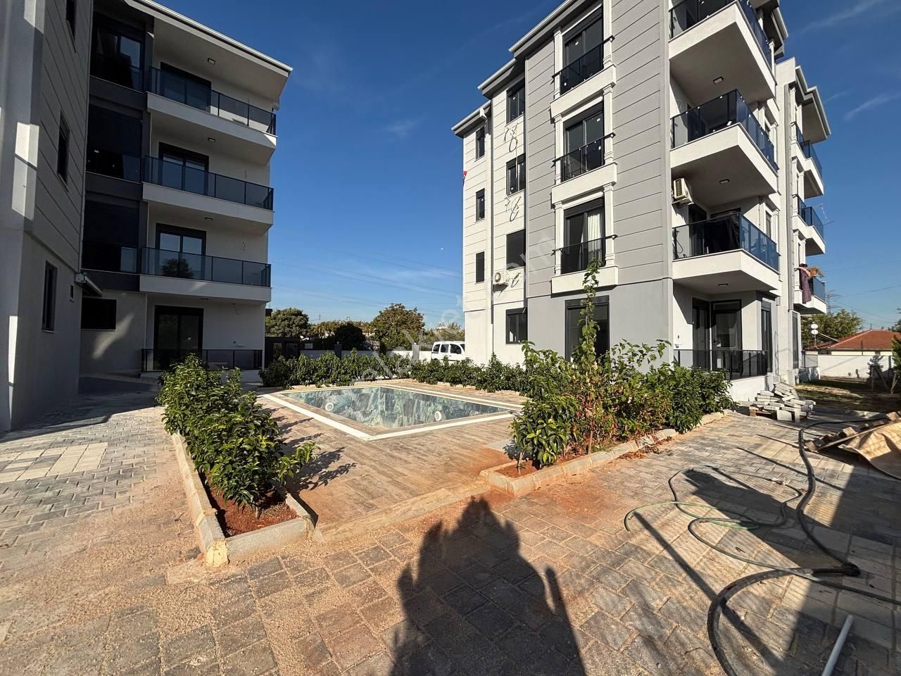 Ulaşıma Yakın Yüzme Havuzlu Asansörlü Katta Satılık 2+1 Daire