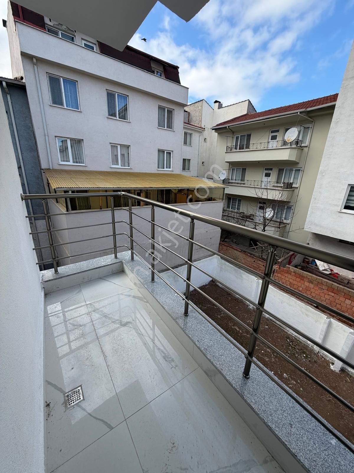 Eğitimciler Caddesi Yakını Ayrı Mutfaklı Balkonlu1+1 - Görsel 6