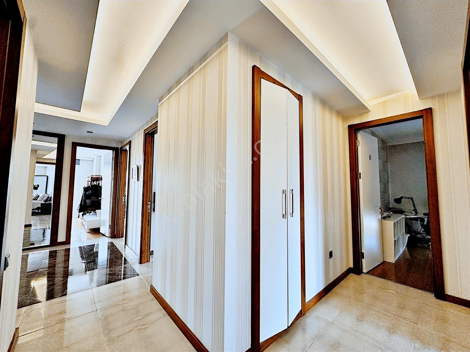 Valentia'dan Kıraner Park Sitesinde Geniş 4+1 Satılık Daire !!! - Görsel 12