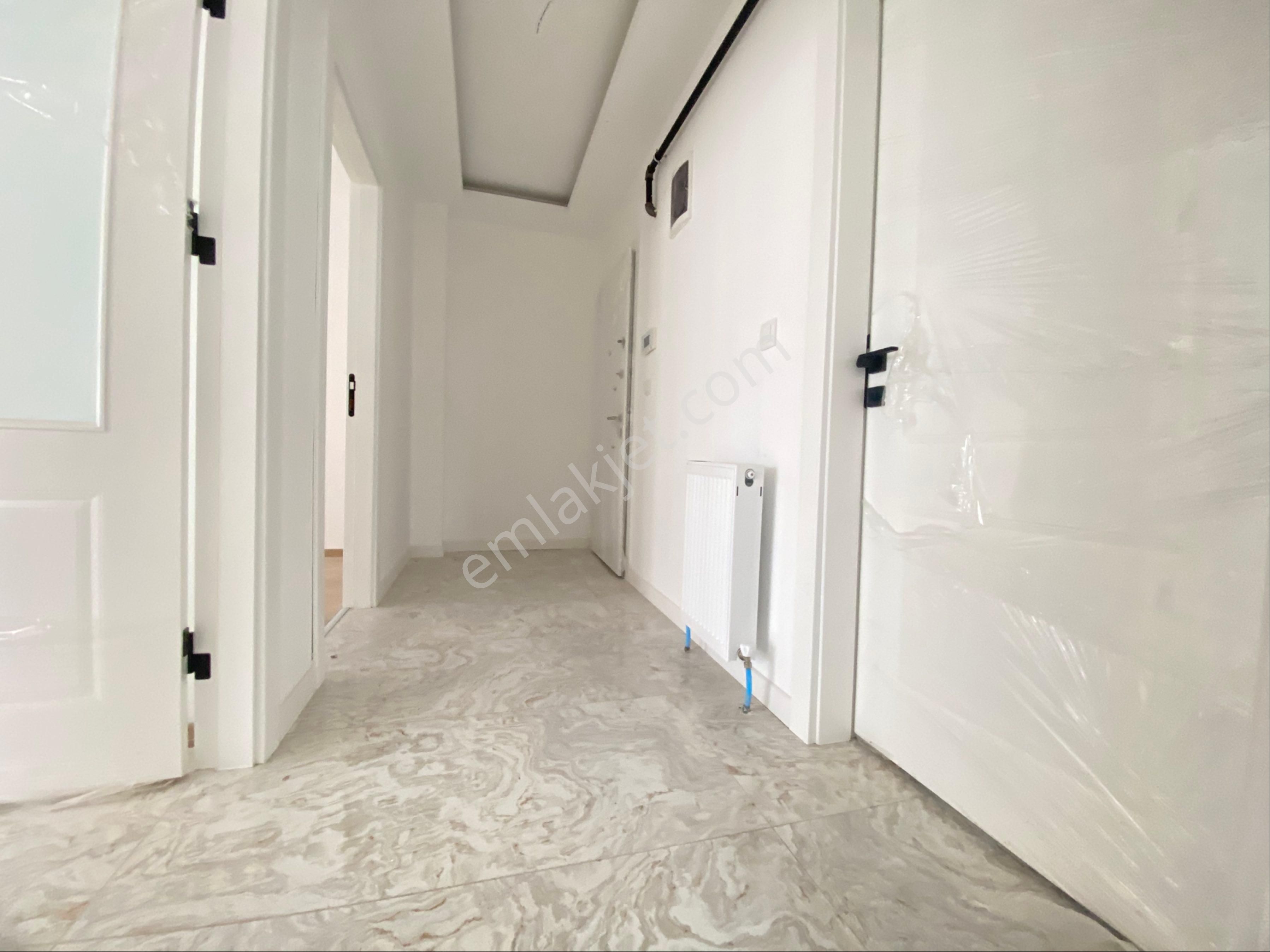 Dikmen'de Satılık Ana Cadde Üzeri Arakatta Sıfır Daire 2+1 Balkonlu - Görsel 20