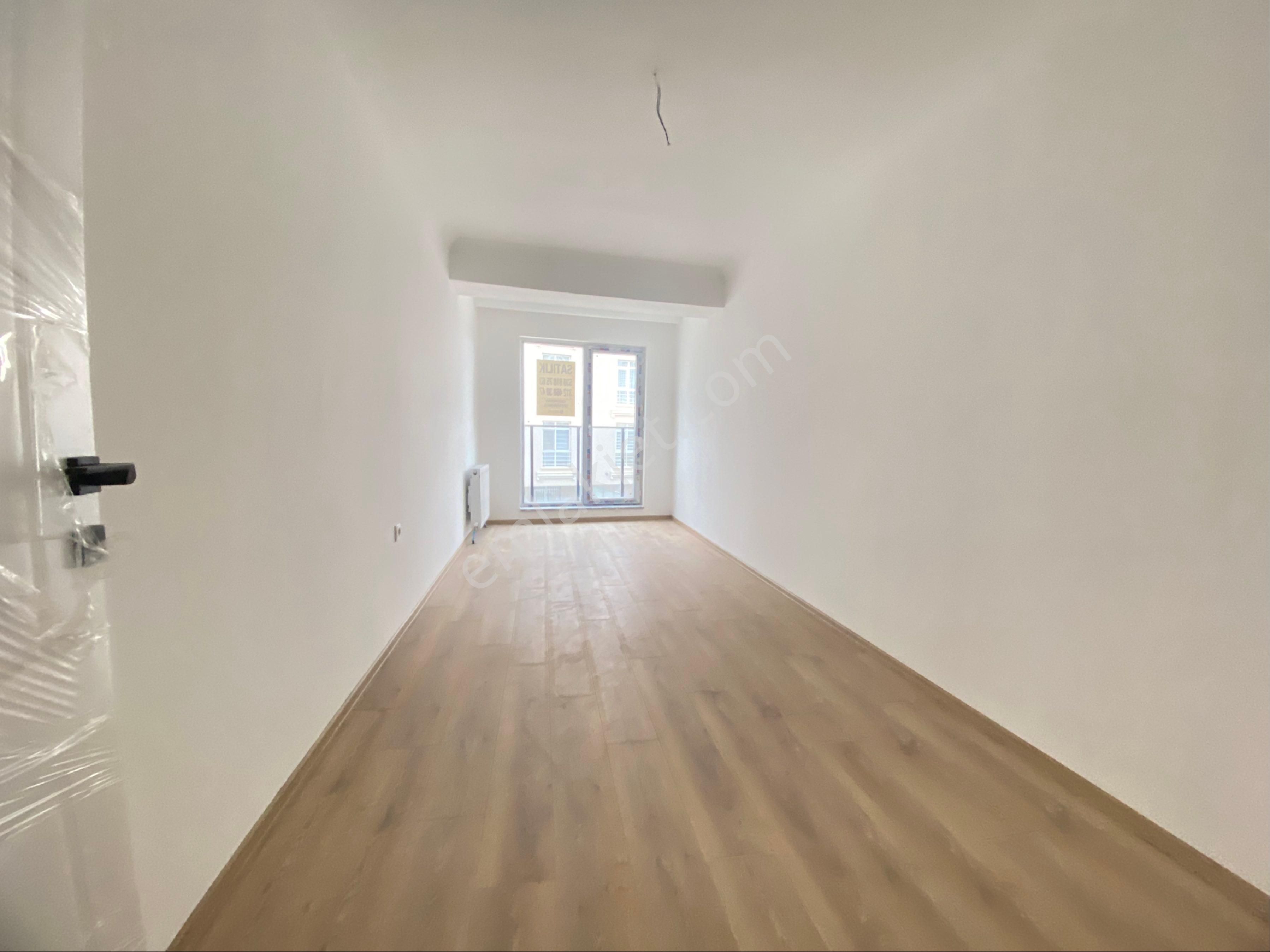 Dikmen'de Satılık Ana Cadde Üzeri Arakatta Sıfır Daire 2+1 Balkonlu - Görsel 21