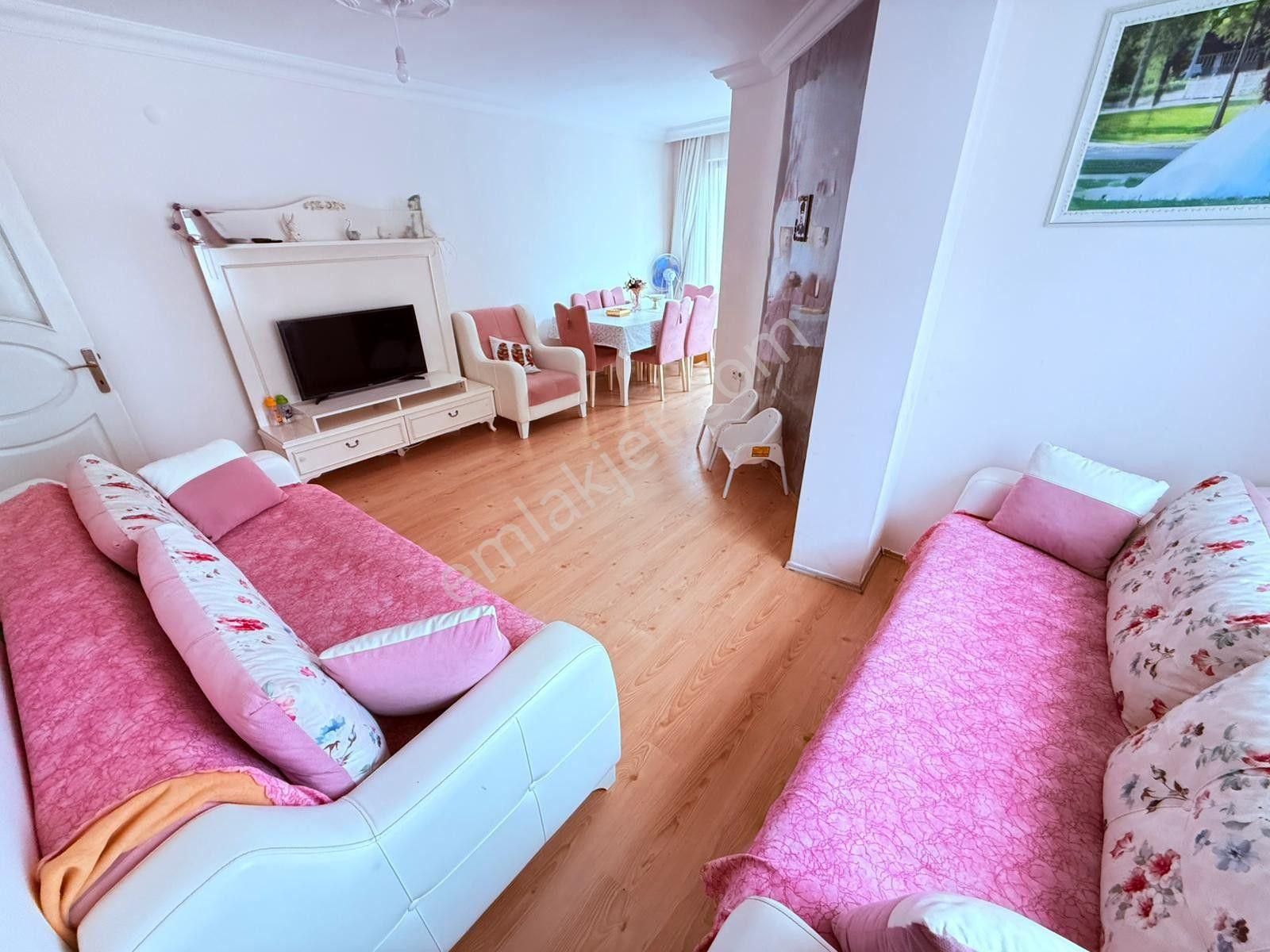 Güneyden Harika Köşe Binada Ön Cephe Balkonlu Ara Kat 2+1.85m2 Daire - Görsel 2