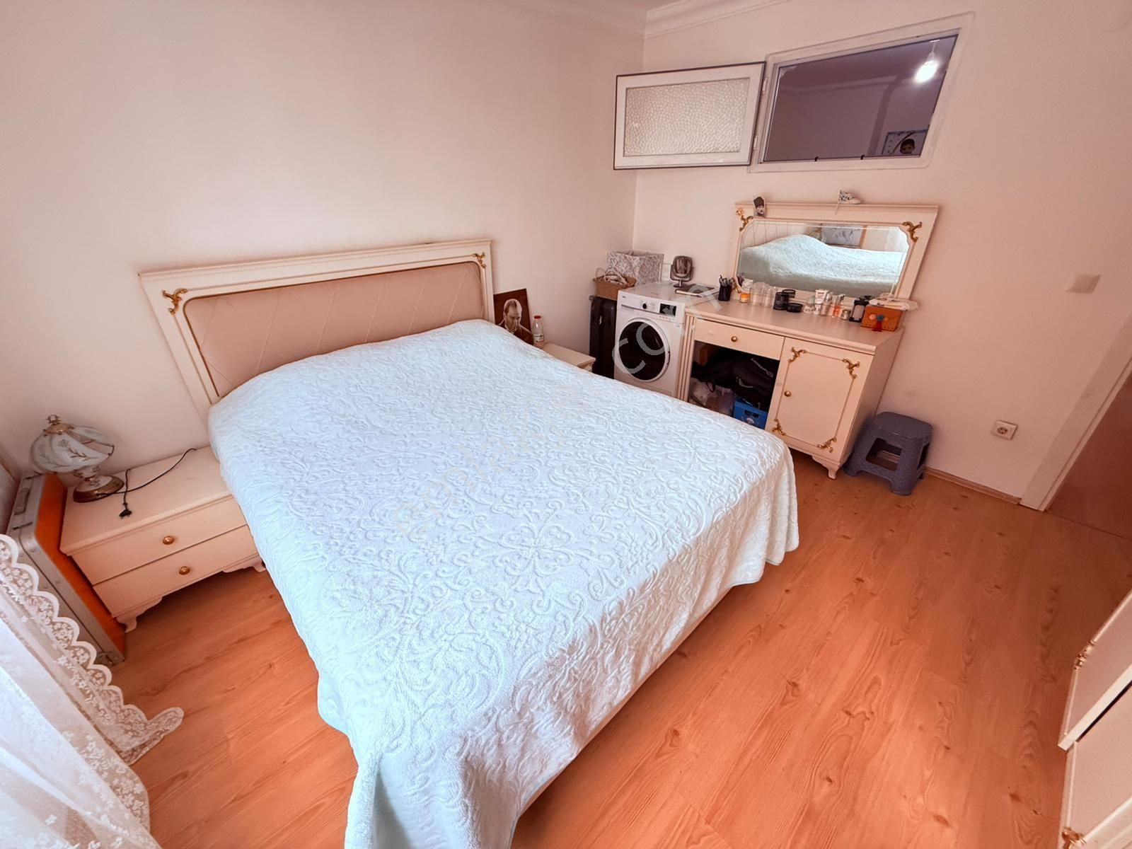 Güneyden Harika Köşe Binada Ön Cephe Balkonlu Ara Kat 2+1.85m2 Daire - Görsel 11