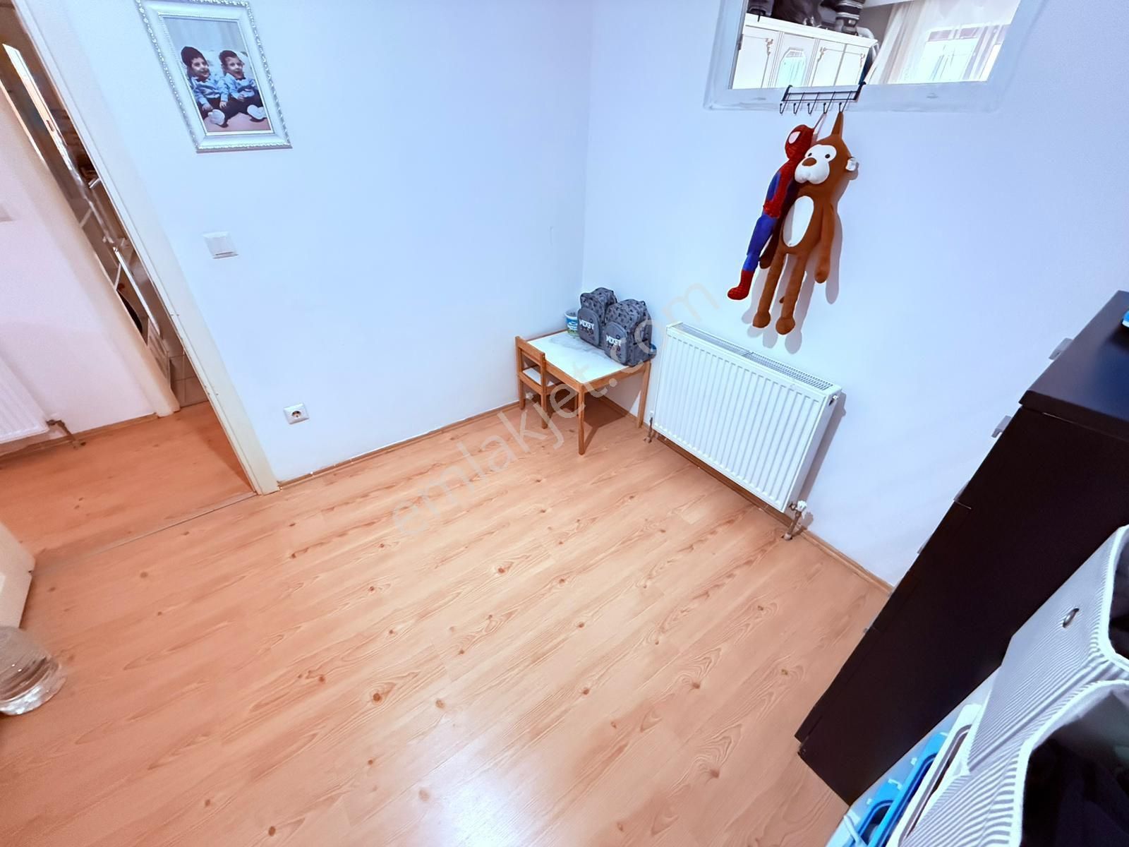 Güneyden Harika Köşe Binada Ön Cephe Balkonlu Ara Kat 2+1.85m2 Daire - Görsel 15
