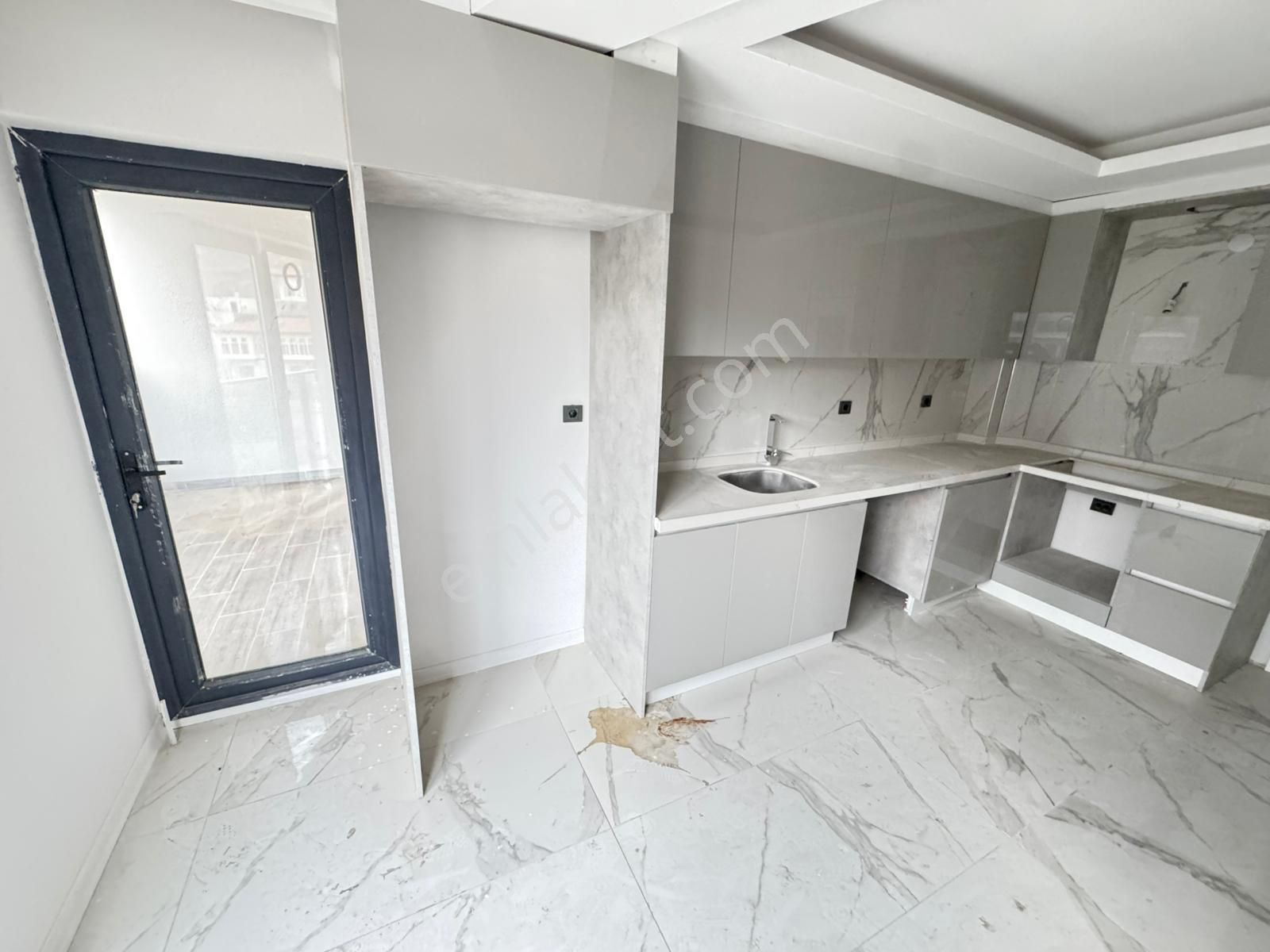 Lider Emlak'tan Cadde Üzeri Yapılı 3+1 Sıfır Daire - Görsel 4