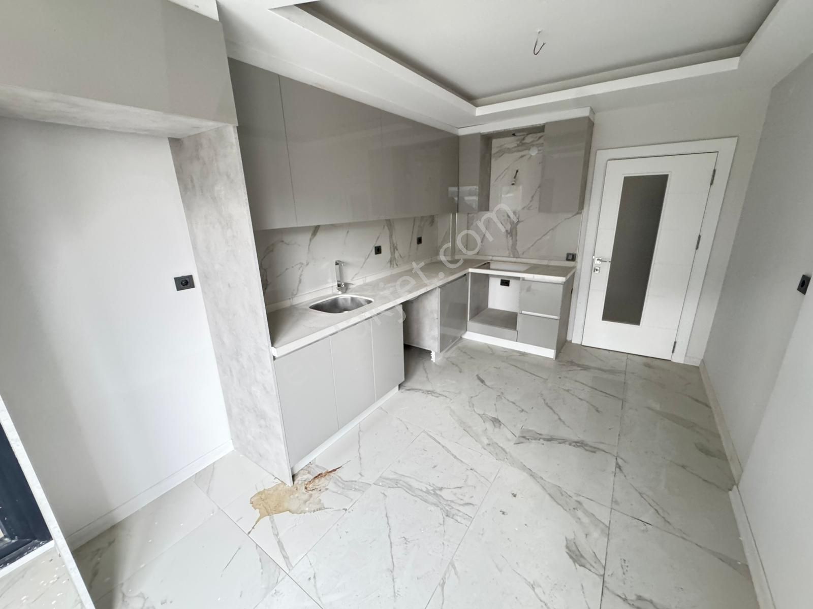 Lider Emlak'tan Cadde Üzeri Yapılı 3+1 Sıfır Daire - Görsel 3