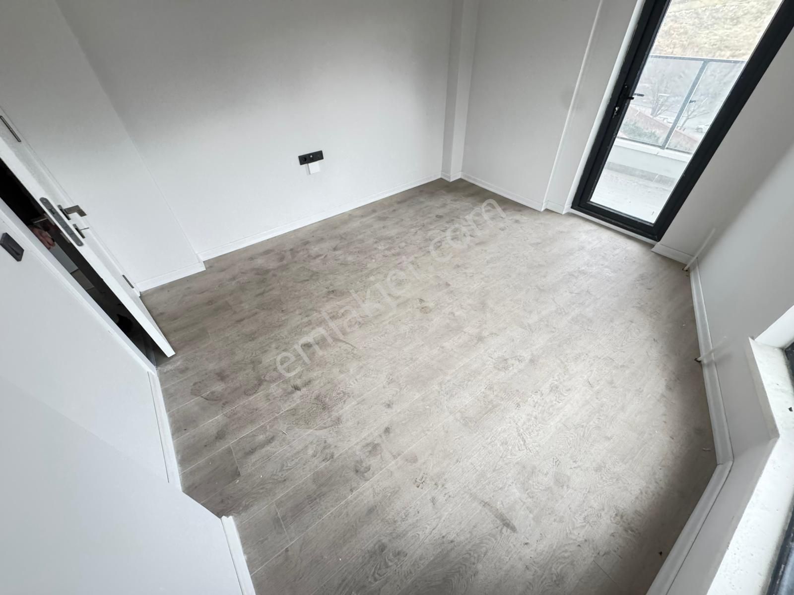 Lider Emlak'tan Cadde Üzeri Yapılı 3+1 Sıfır Daire - Görsel 13