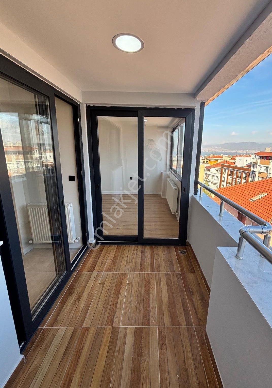 Asil'den Hatayda Cadde Yakını 3+1 Lüks Yapılı Deniz Manzaralı - Görsel 12