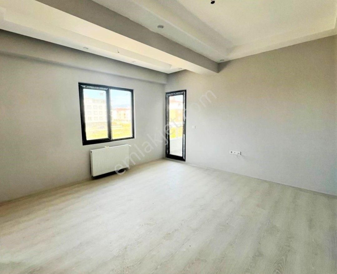 ✔akçay'da Kat Ve Cephe Seçenekleriyle Aygül'den Sıfır Ön Cephe Geniş Balkonlu Lüks 1+1 Satılık Daire - Görsel 5