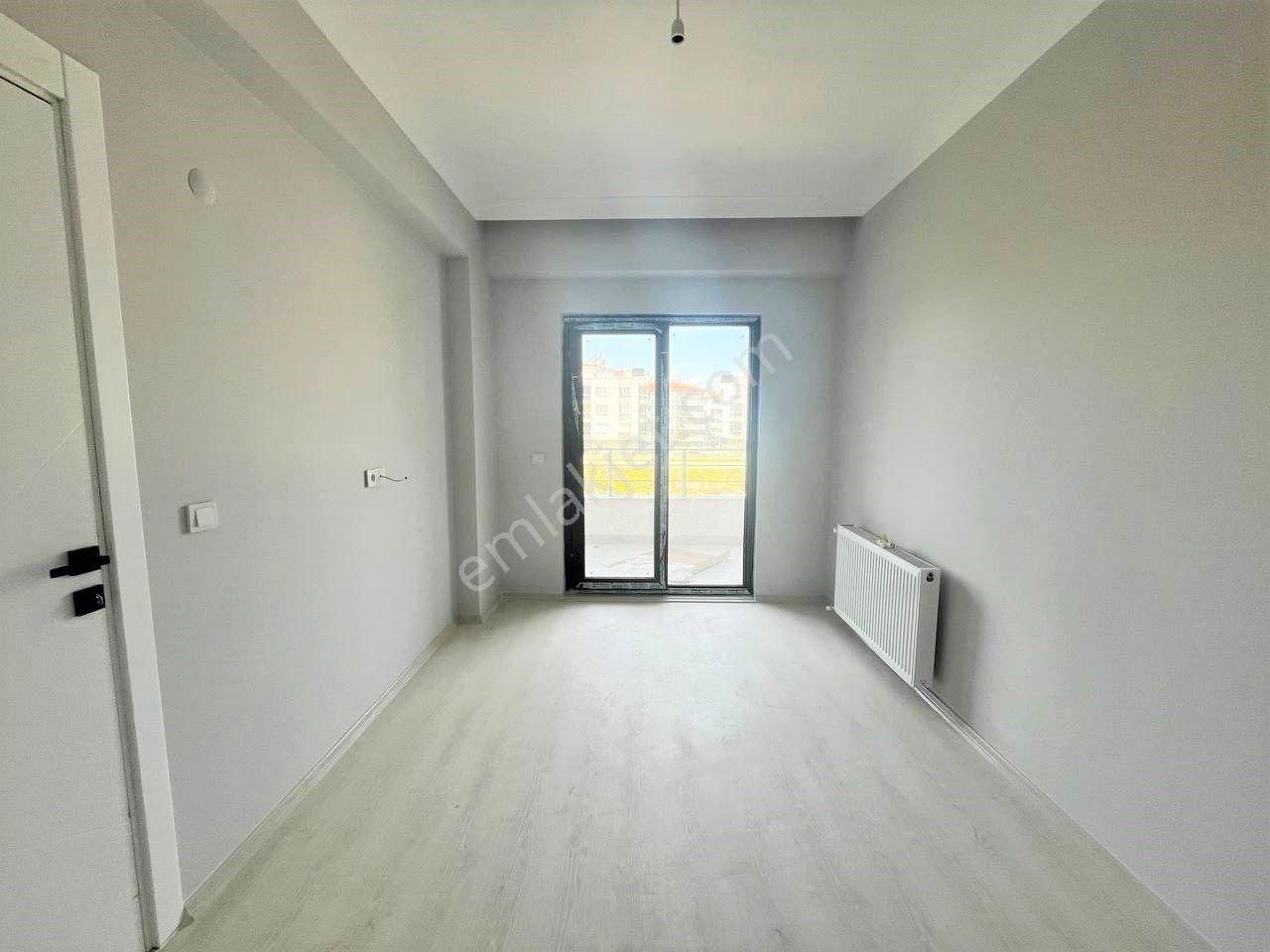 ✔akçay'da Kat Ve Cephe Seçenekleriyle Aygül'den Sıfır Ön Cephe Geniş Balkonlu Lüks 1+1 Satılık Daire - Görsel 21