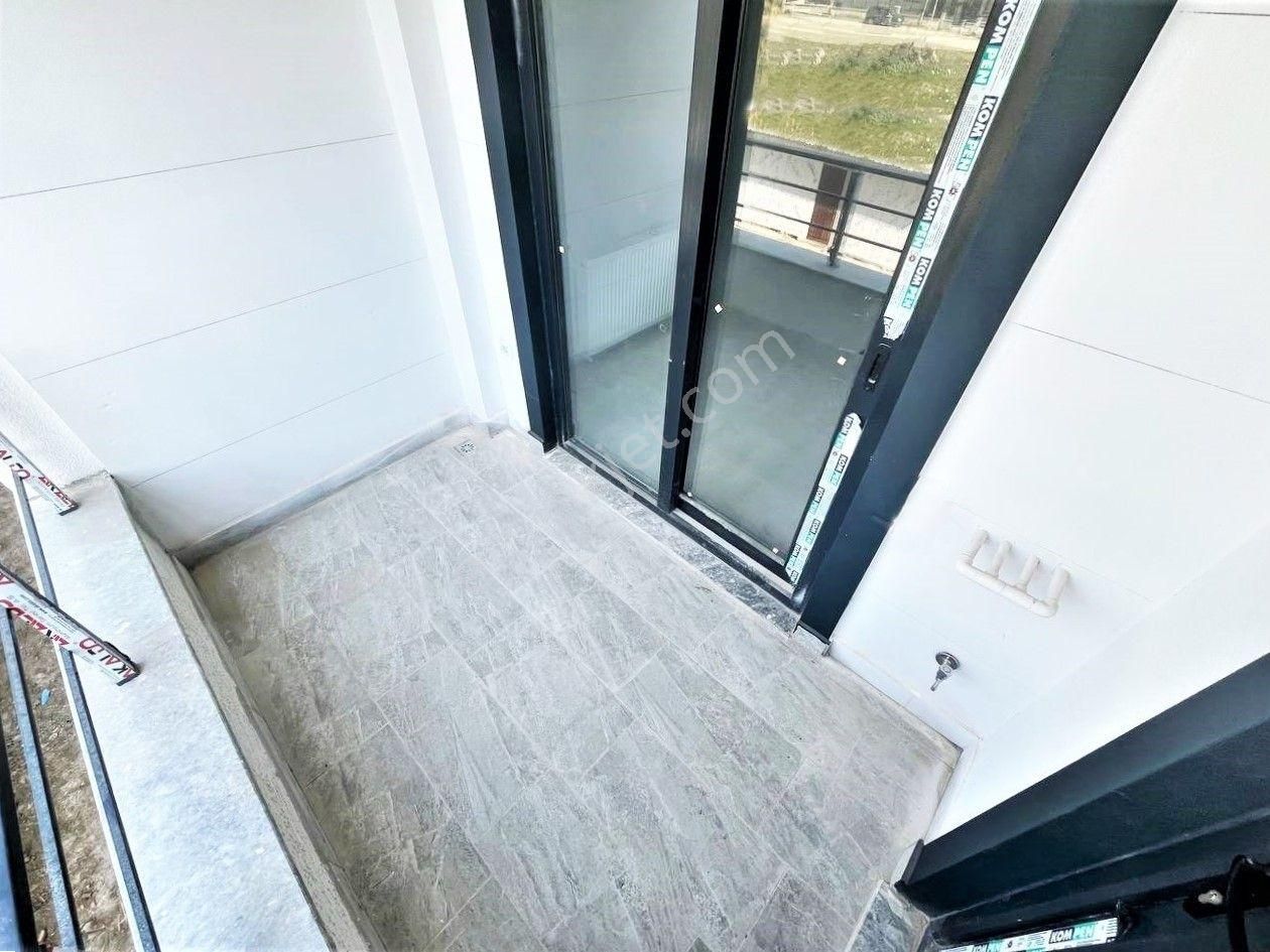 ✔akçay'da Kat Ve Cephe Seçenekleriyle Aygül'den Sıfır Ön Cephe Geniş Balkonlu Lüks 1+1 Satılık Daire - Görsel 23