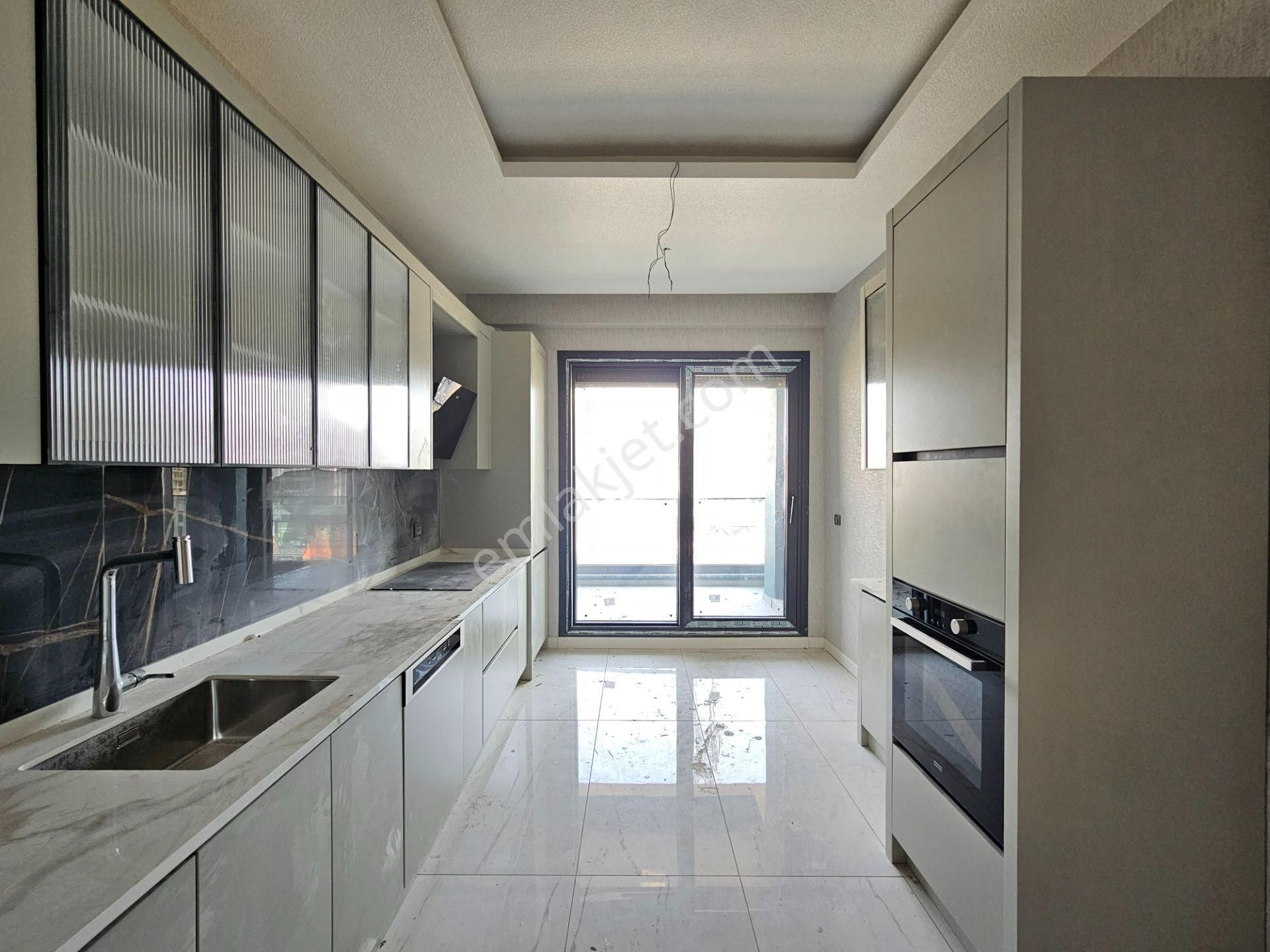 Beyhekim Caddesinde Akıllı Ev Sistemli 4+1 Fırsat Ultra Lüx Daire