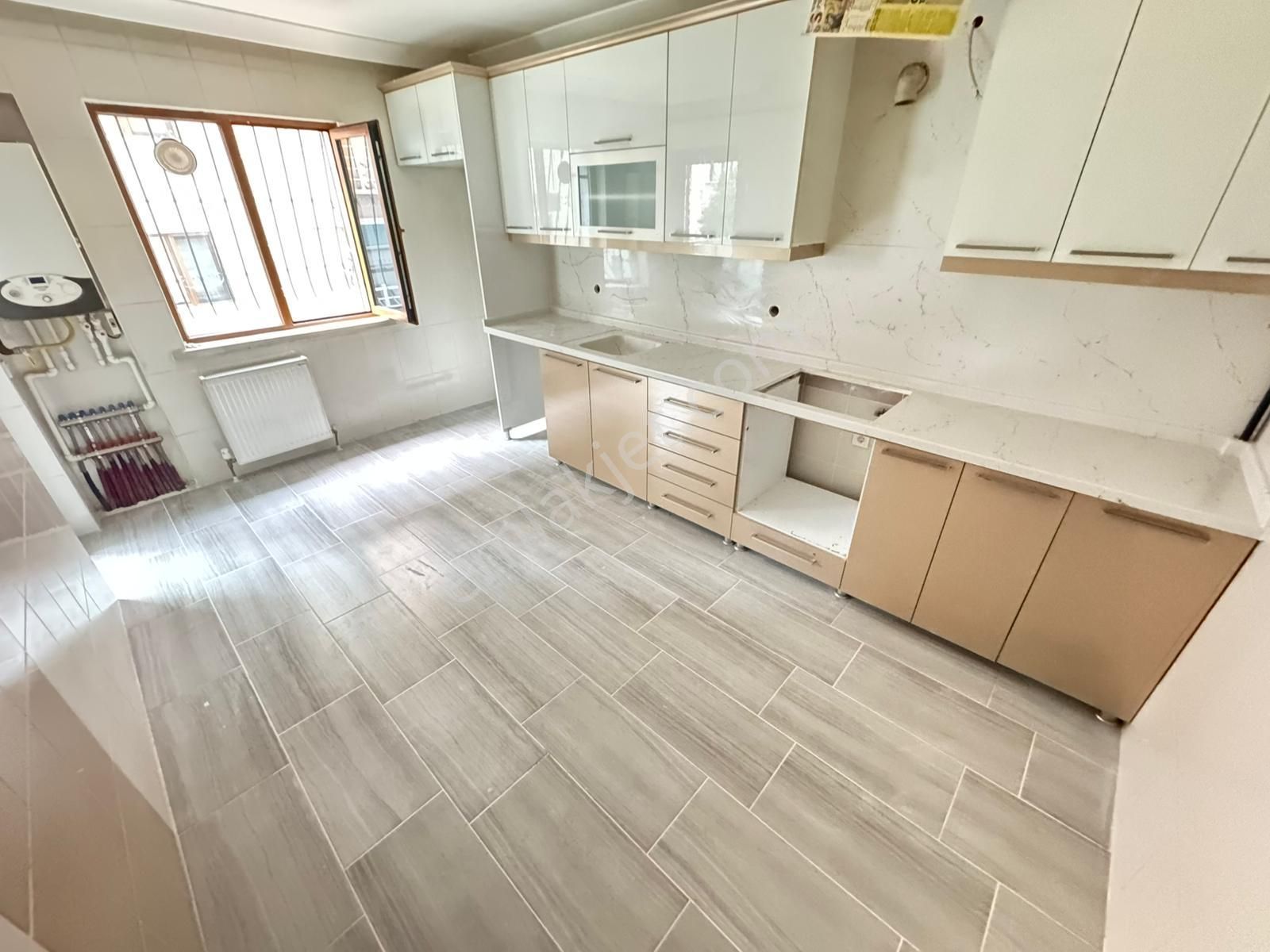 Lider Emlak'tan **4+1** 145 M2 Satılık Daire - Görsel 3