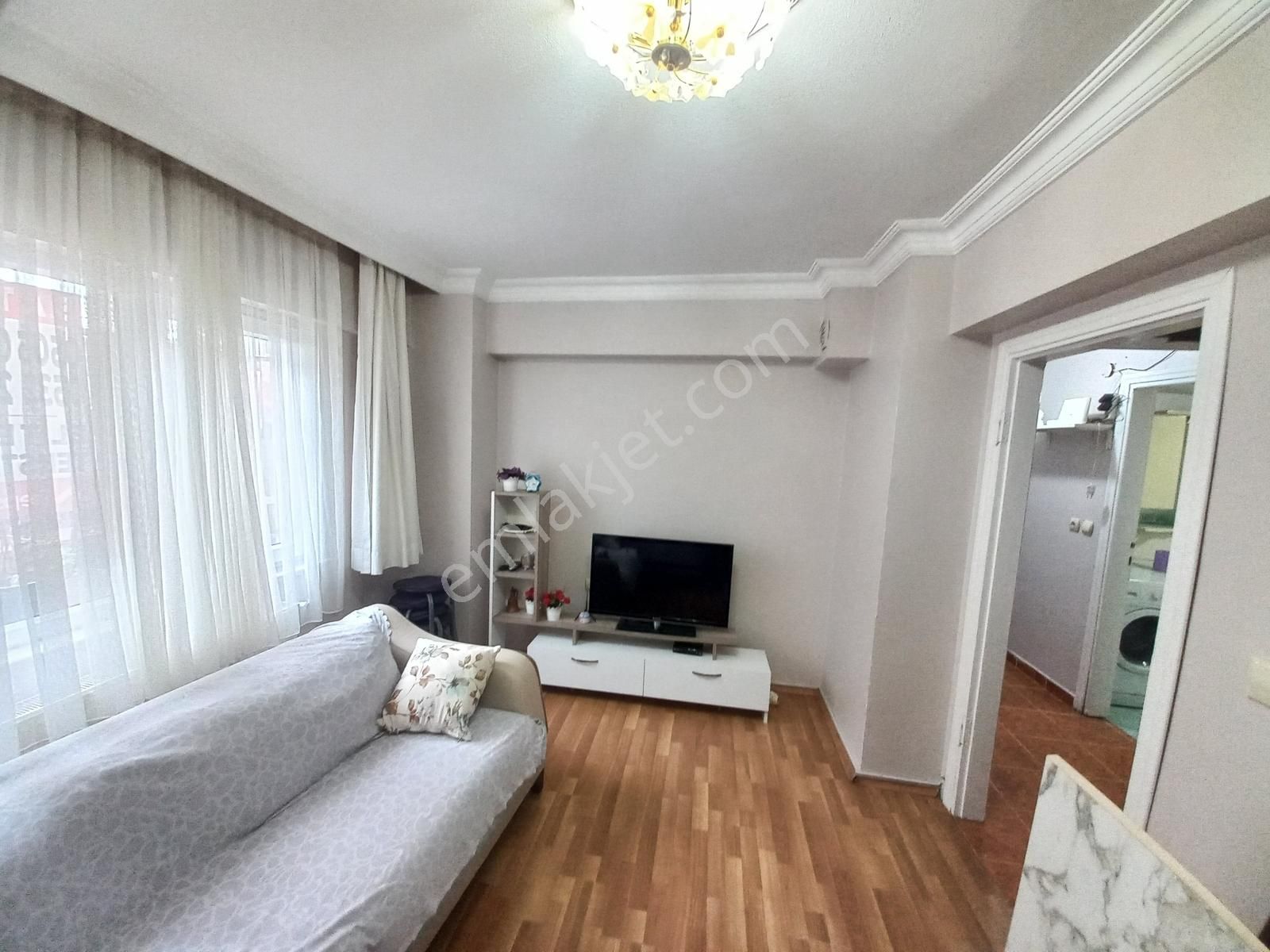 Şeref Emlak Yıldız Tabya Balkonlu Satılık Daire 3.550.000 Tl - Görsel 2