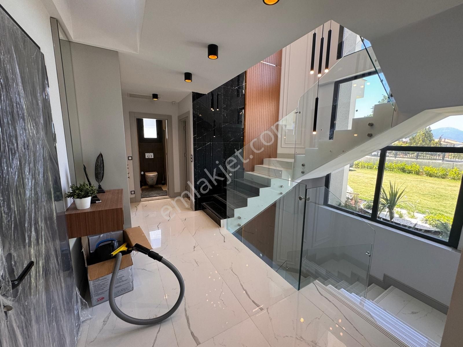 Kuşadasında Satılık Deniz Manzaralı Ultra Lüks Villalar - Görsel 17