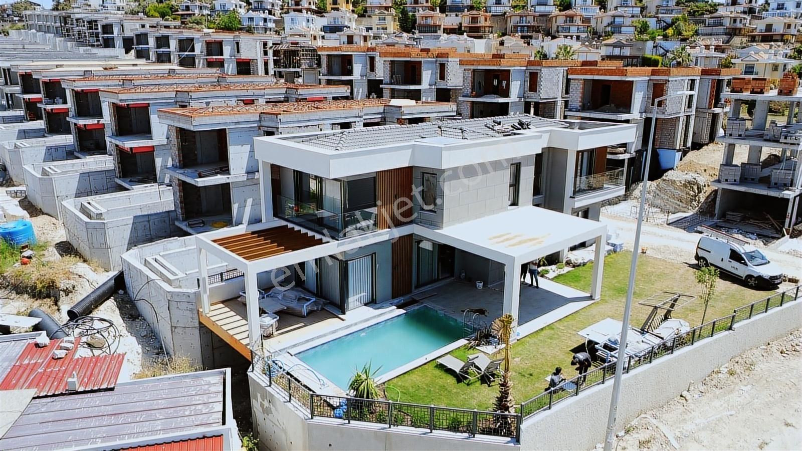 Kuşadasında Satılık Deniz Manzaralı Ultra Lüks Villalar