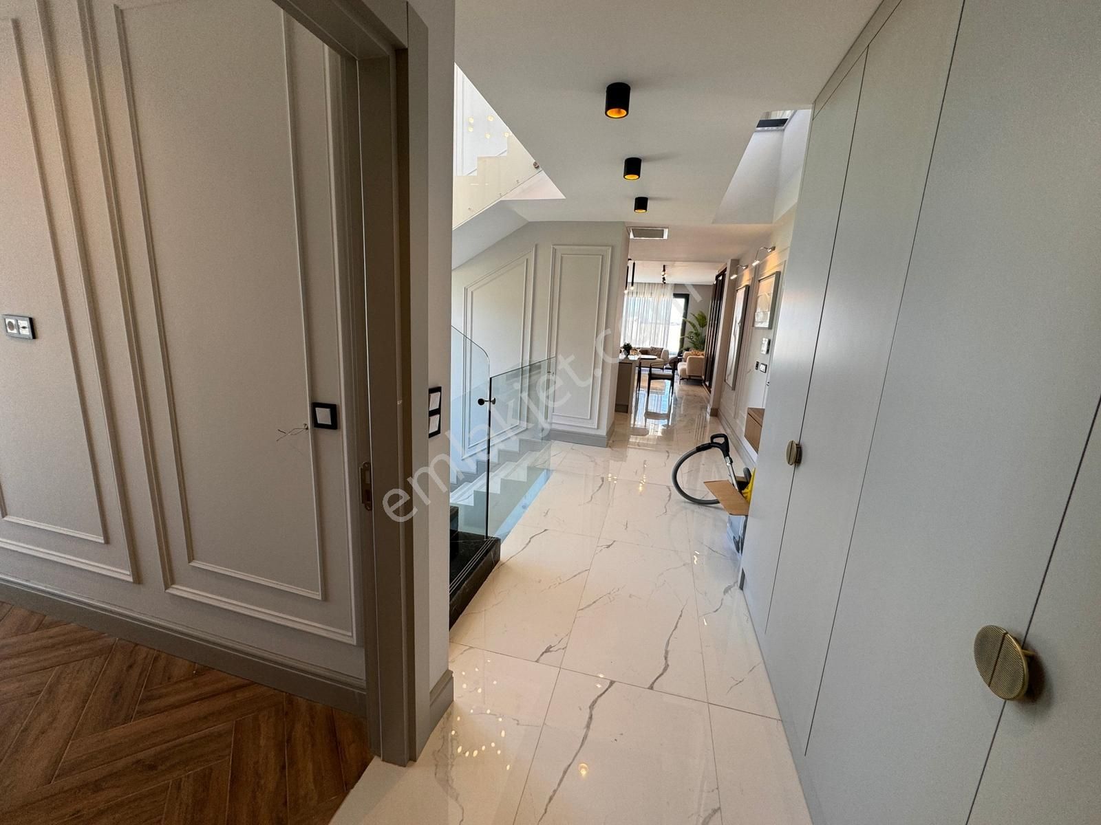 Kuşadasında Satılık Deniz Manzaralı Ultra Lüks Villalar - Görsel 22