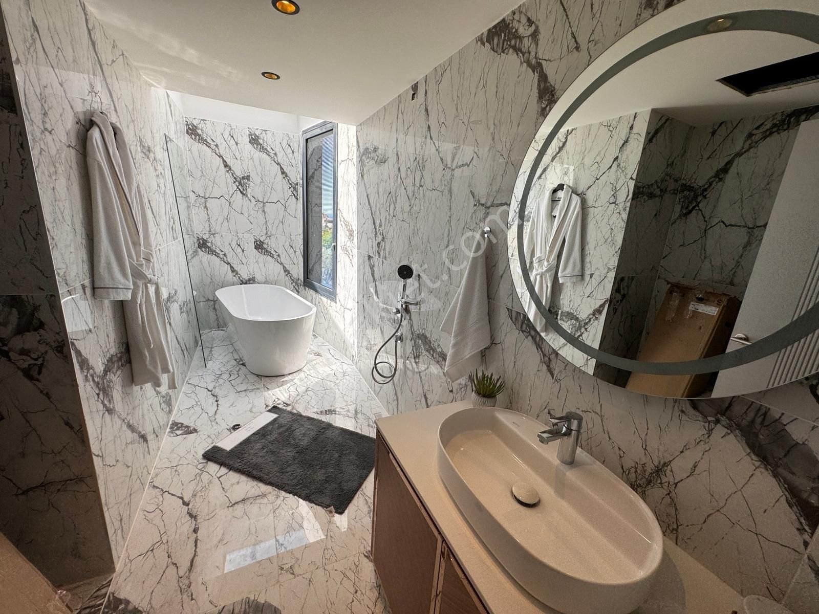 Kuşadasında Satılık Deniz Manzaralı Ultra Lüks Villalar - Görsel 3